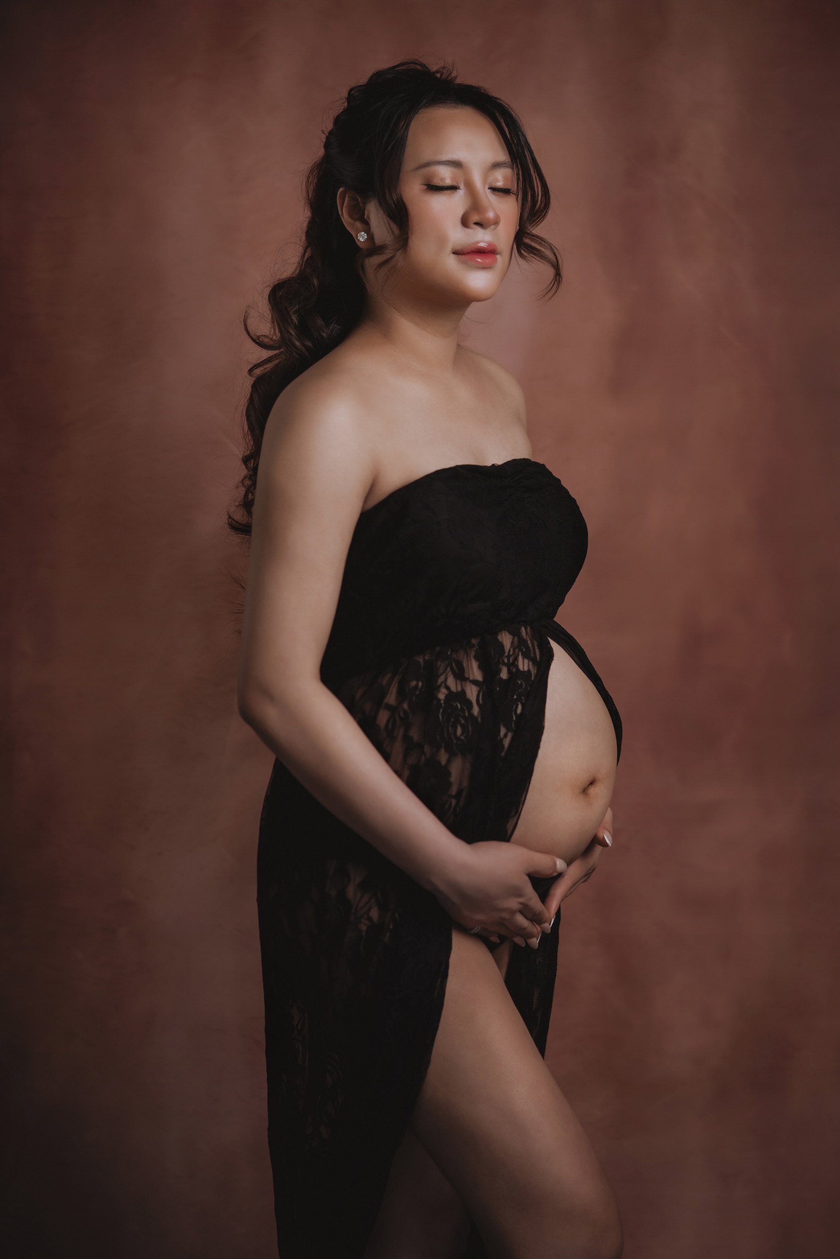 indoor maternityphotography in Vancouver 122084.JPG