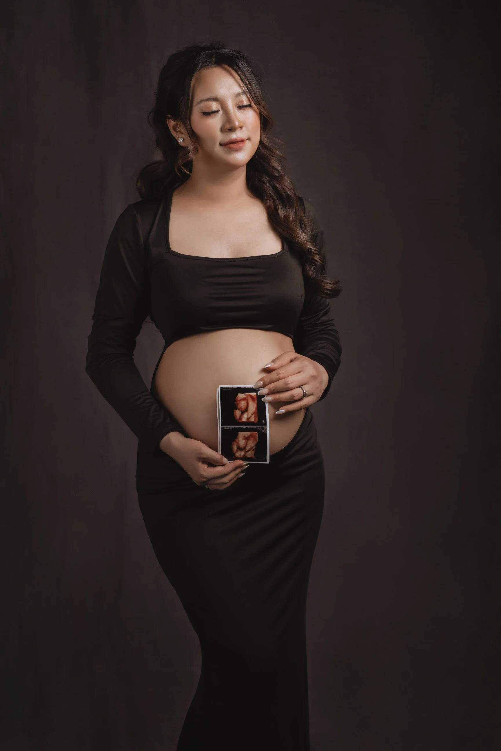 indoor maternityphotography in Vancouver 122095.JPG
