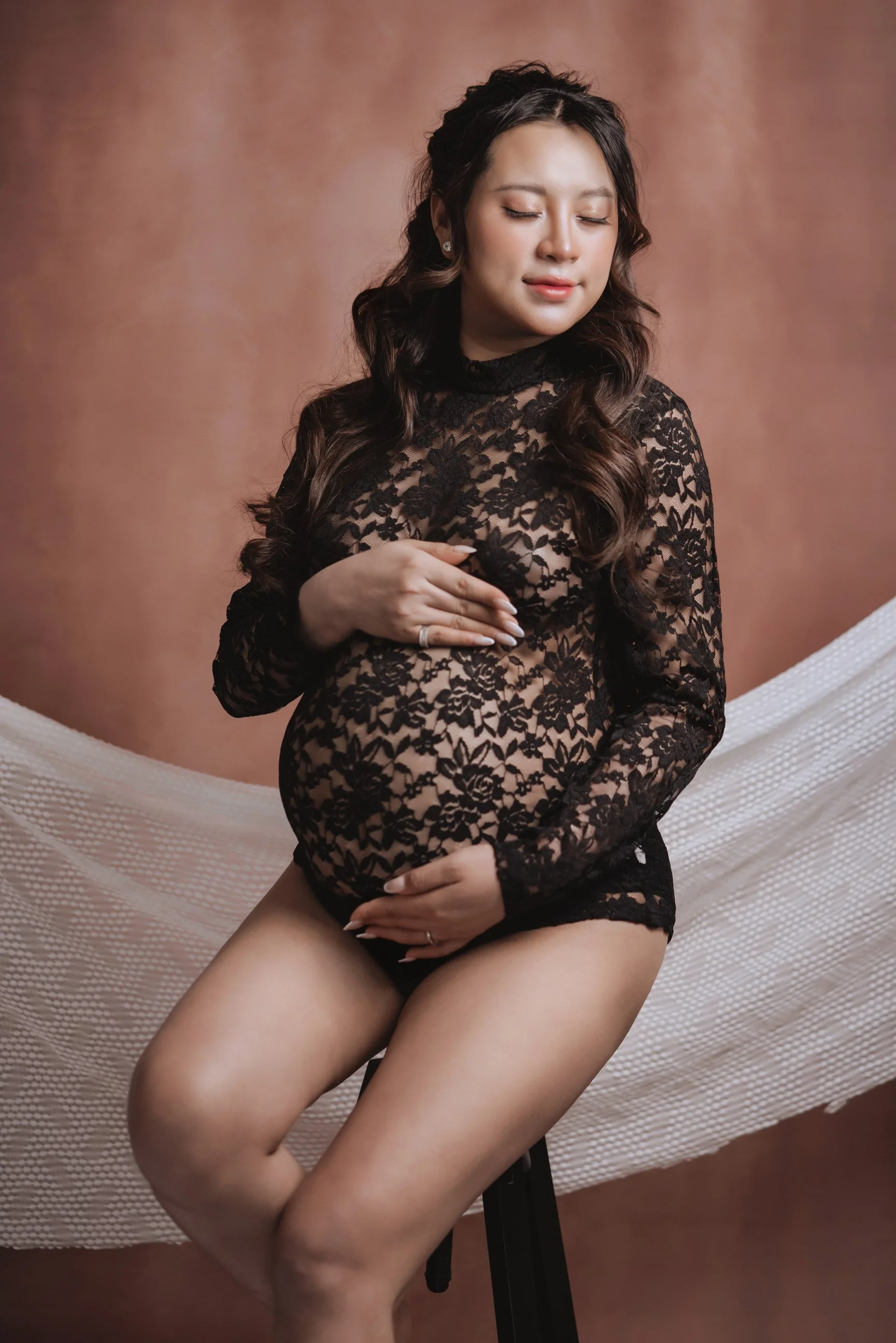 indoor maternityphotography in Vancouver 122088.JPG