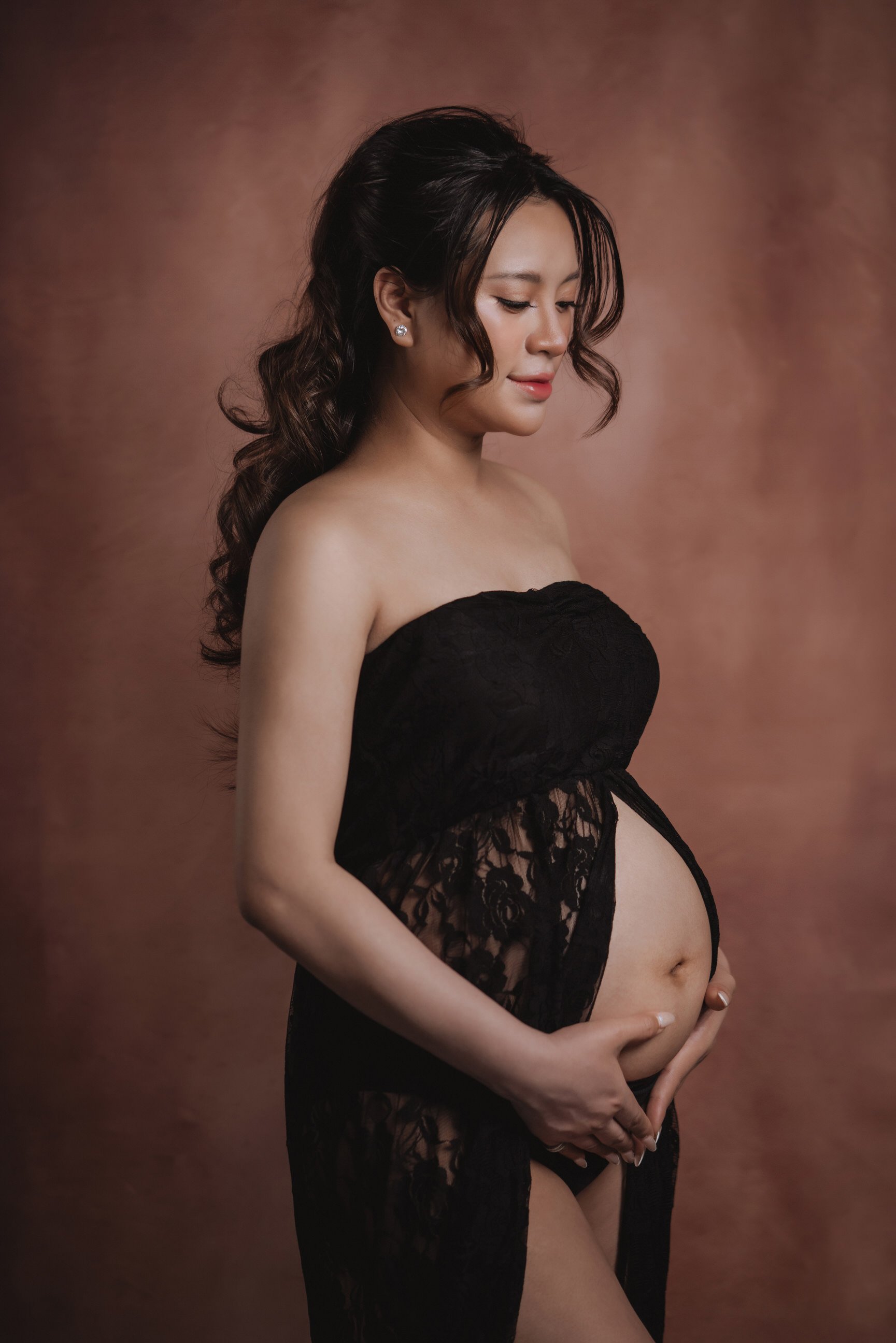 indoor maternityphotography in Vancouver 122085.JPG