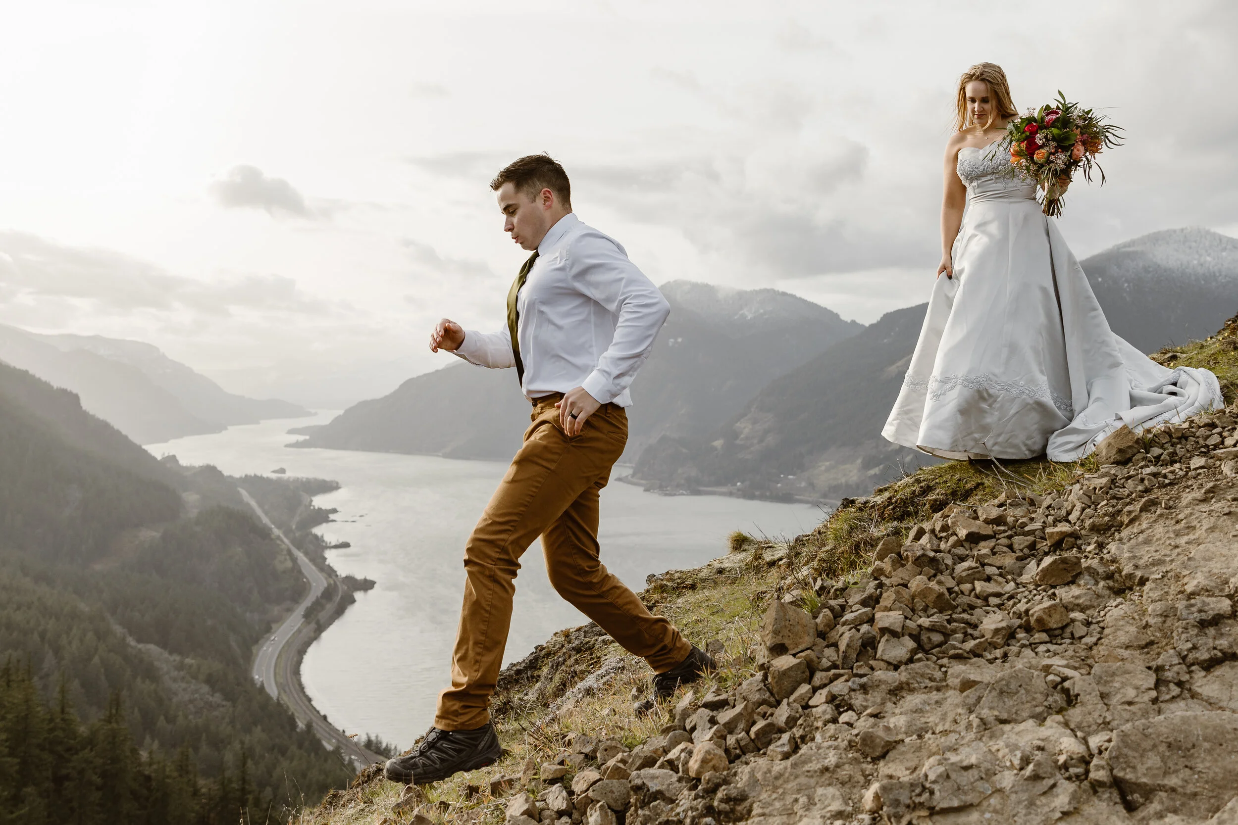 Complete Hiking Elopement Guide 