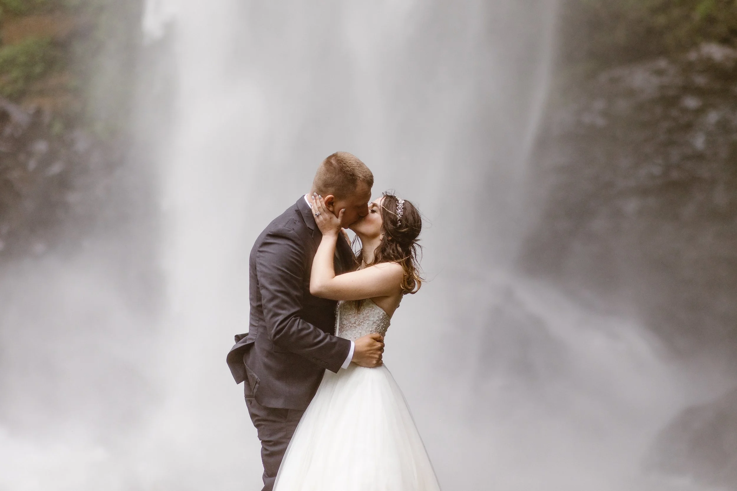 Top 10 Waterfall Elopement Locations in Oregon