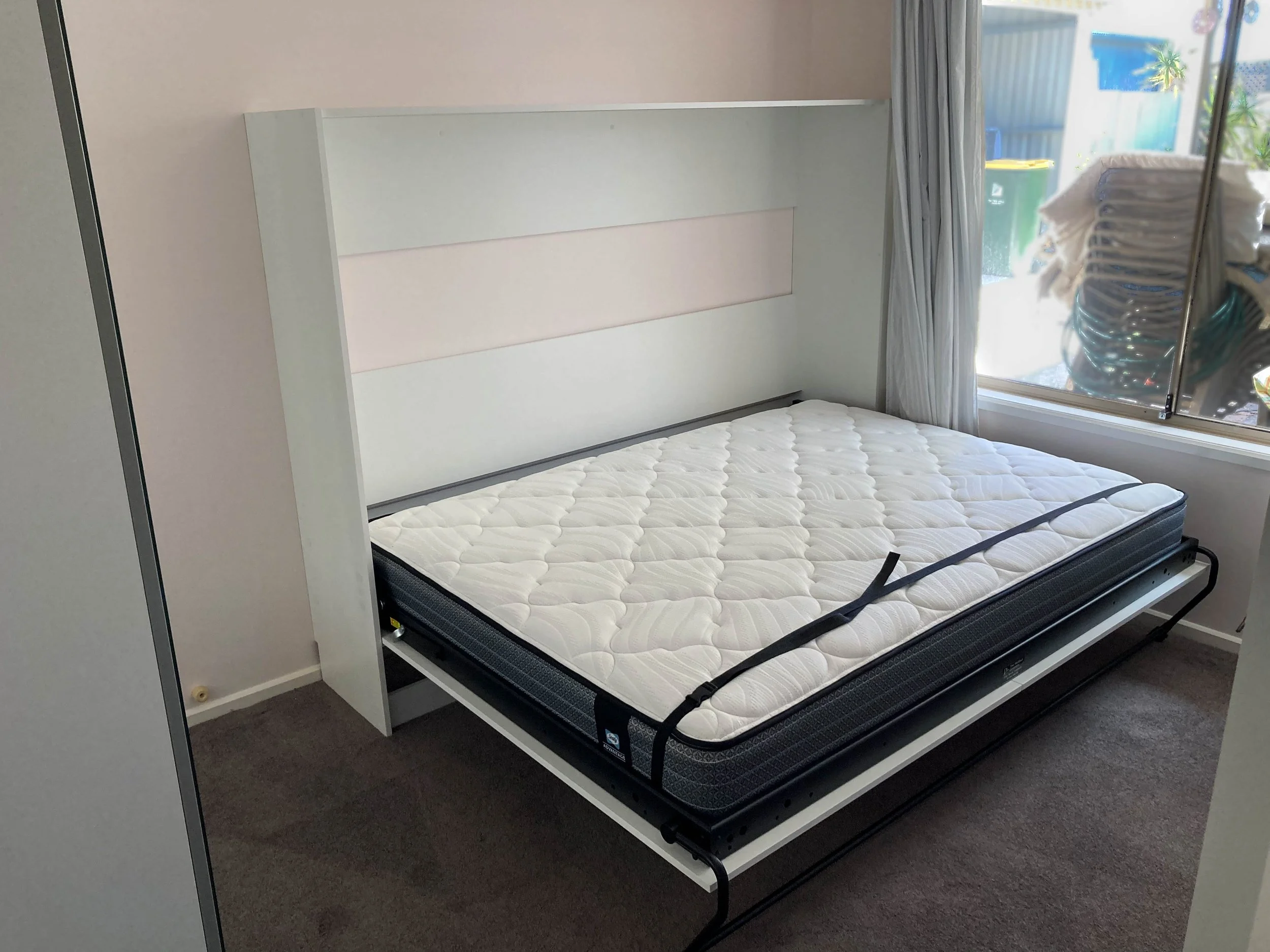 Horizontal Alpha bed open