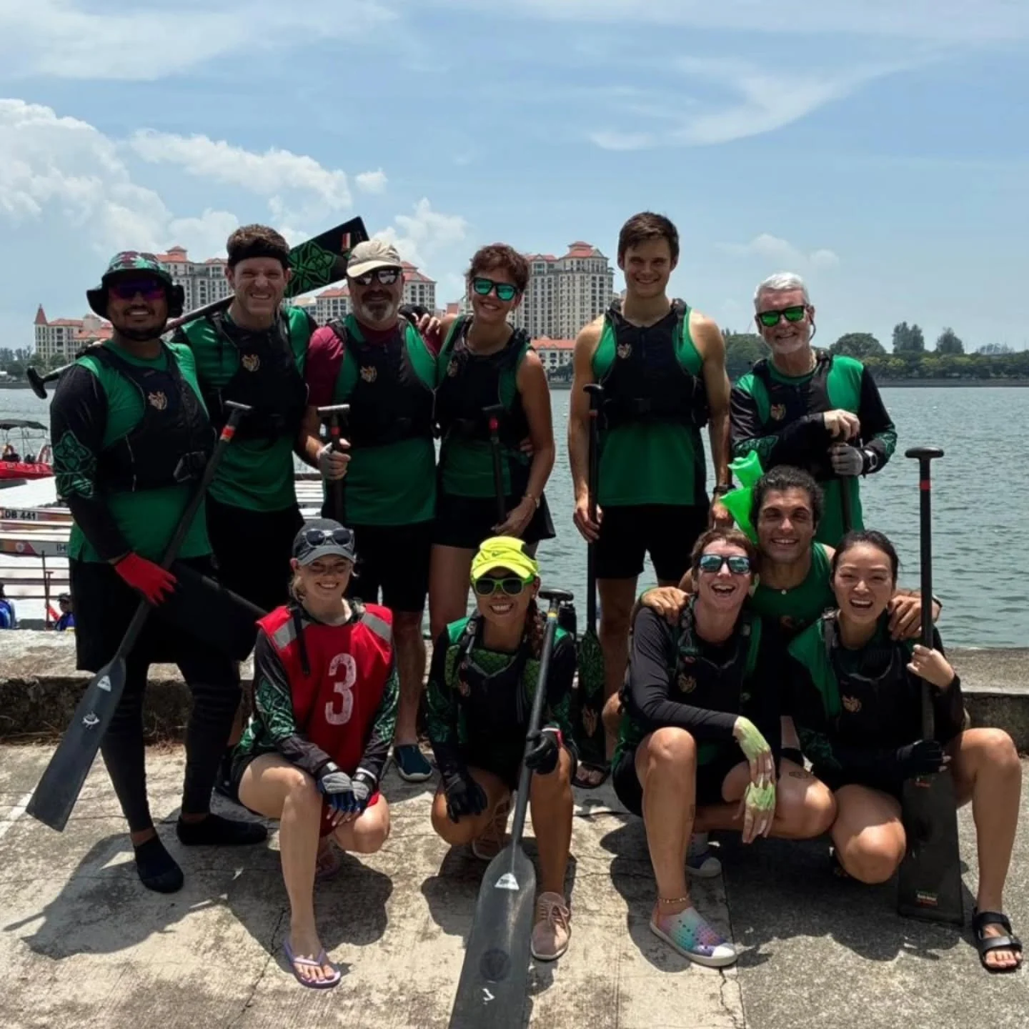 Over the weekend, the Gaelic Dragons took on the 5km race, and it was one to remember. 
From false starts and collisions to the boat tipping from a wave and briefly throwing two paddlers into the water, it was anything but smooth. but our team climbe