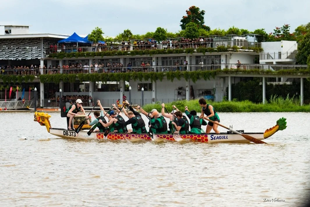 Throwback to the Century Race &mdash; Women&rsquo;s &amp; Open 🐉🍀

Our Gaelics crew raced with everything we had 💪🔥

Massive respect to our steers, drummer, race manager, crew, and everyone who had our backs🥁🐲
That race was for all of you 🔥💚
