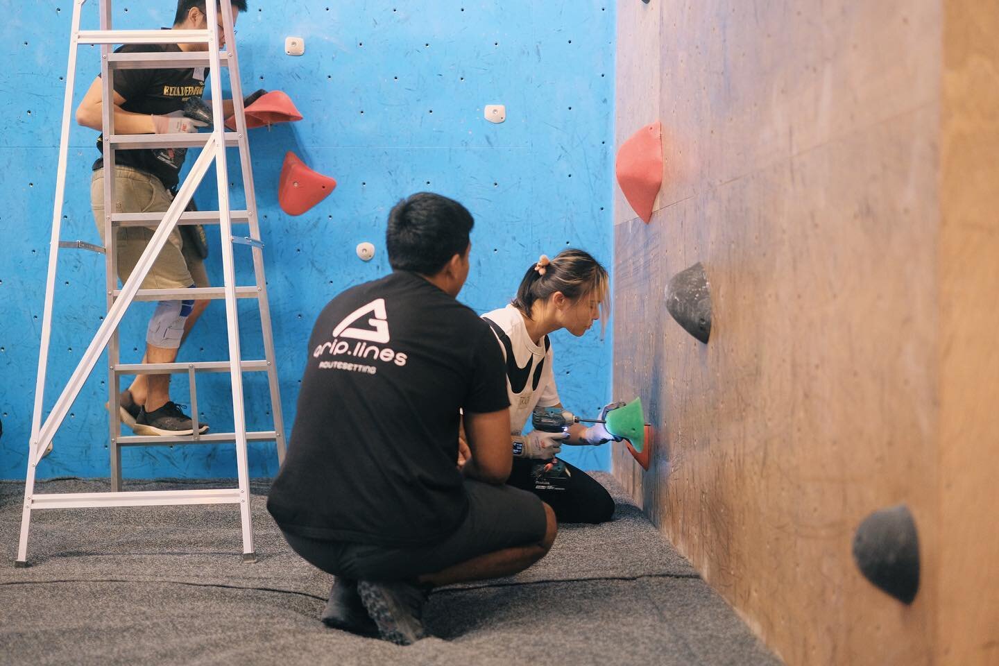 Our routesetting workshops, in collaboration with @bffclimb.boulderzone and @prosetclimbinghold have set a new pinnacle of opportunities to educate everyone in the community. 
 
Not everything can be put in theory, and we want to provide learning acc