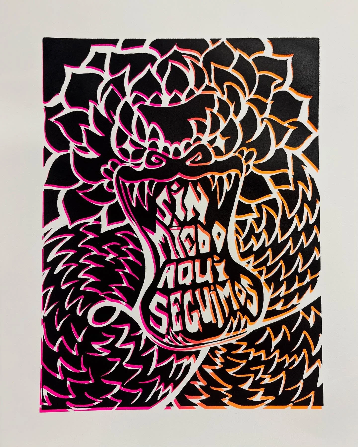 SIN MIEDO AQUÍ SEGUIMOS ❤️‍🔥
This piece was born from the rage I’ve been feeling being in dc. Despite the fear mongering, despite the countless attempts to intimidate, despite the enormous burdens we are forced to carry daily, we a