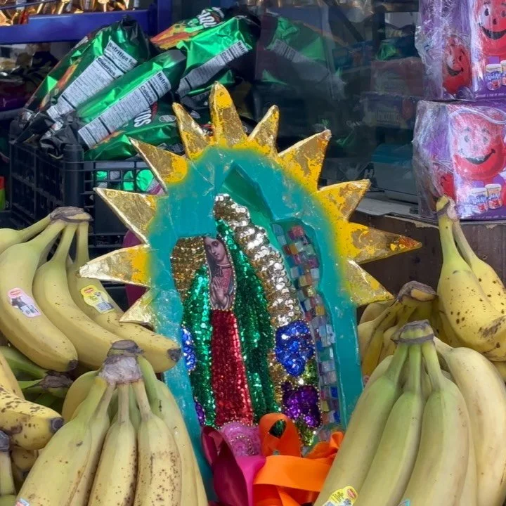 En la comida guardo tu recuerdo&hellip; 

Food carries memory. It holds the stories of the people who&rsquo;ve fed us, the places that have shaped us, and the flavors that make us feel at home.

I built this ofrenda in collaboration with @mexicanfrui