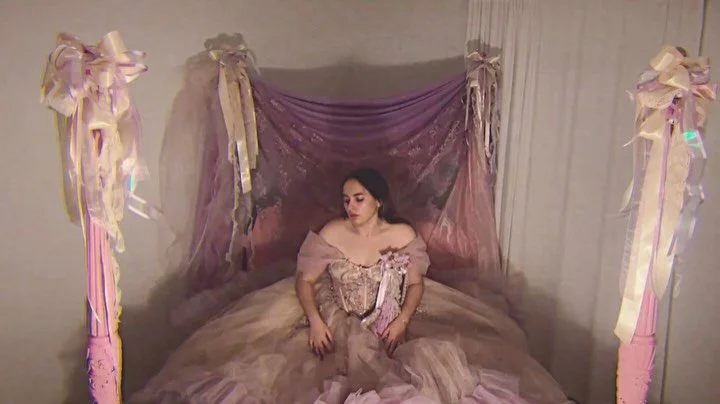 siempre e querido ser princesa, y a los 27 a&ntilde;otototes seme cumpli&oacute;. creo que es el inicio de una tradici&oacute;n donde me compro vestidos chidos en mi cumple para ser princesa por un d&iacute;a!!!!!!!! 

estoy muy agradecida con el pas