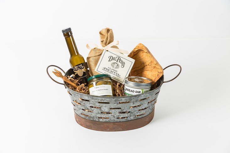 I&rsquo;m in love with the gift baskets from @bullcityoliveoil and had such a great time photographing them for their new website. The focaccia might be my favorite!