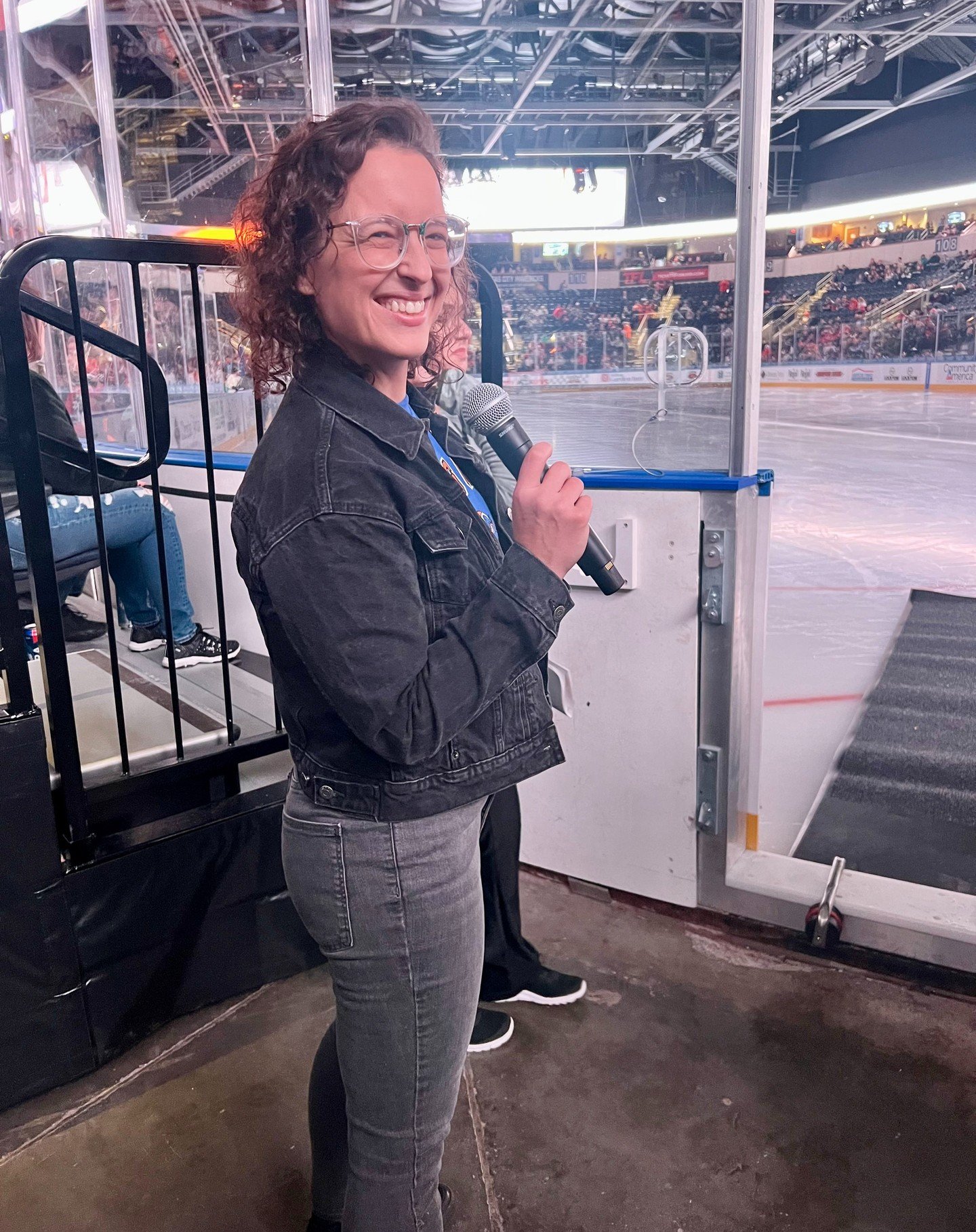 Big announcement: I am honored to share that I've been asked to sing the National Anthem for the @kcmavericks playoffs! I'll be kicking off round 2 of the Kelly Cup Playoffs a week from tonight, Thursday 4/18 at 7:05pm. Can't wait! 🎉