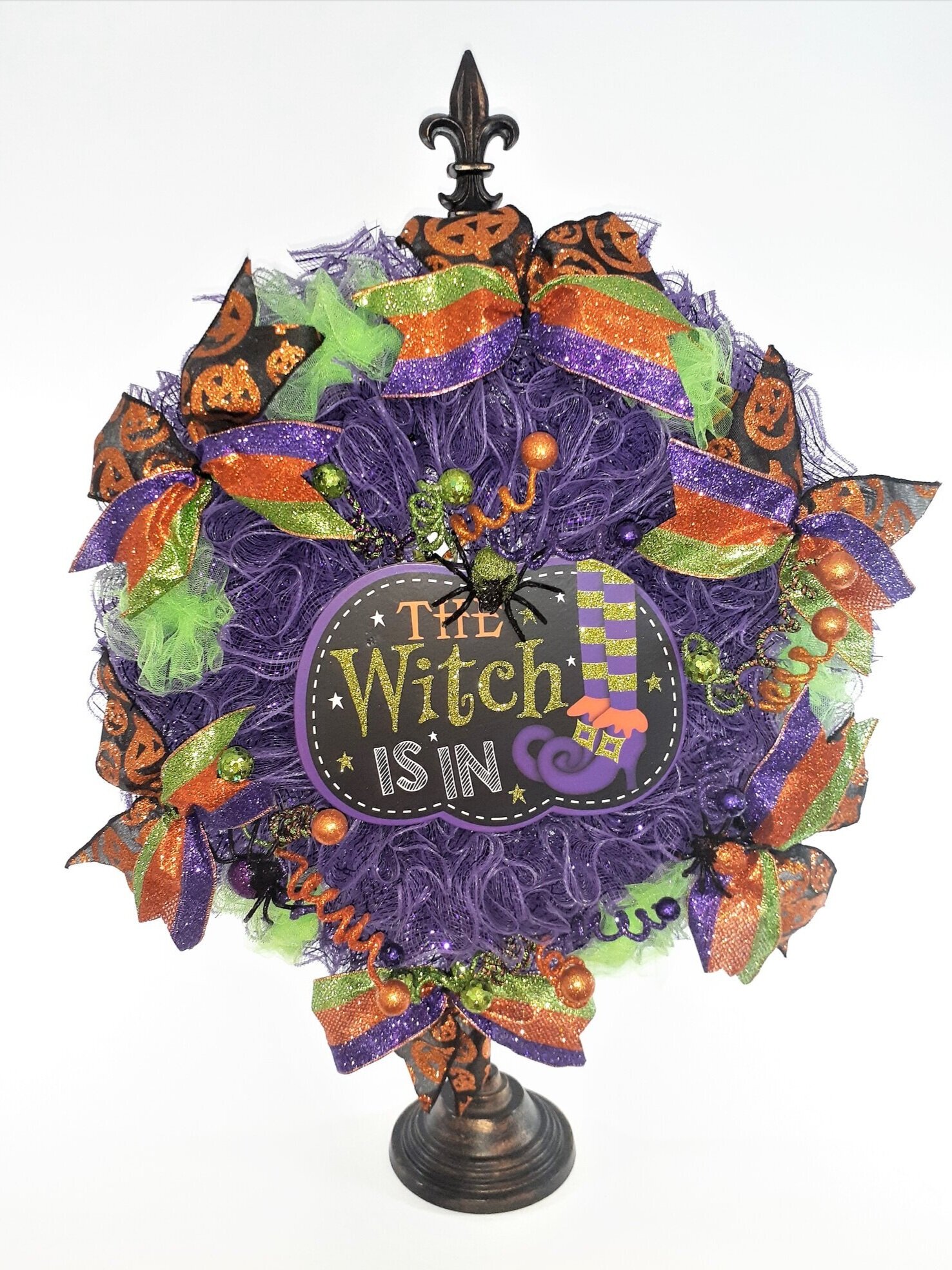 The+witch+is+in+wreath.jpg