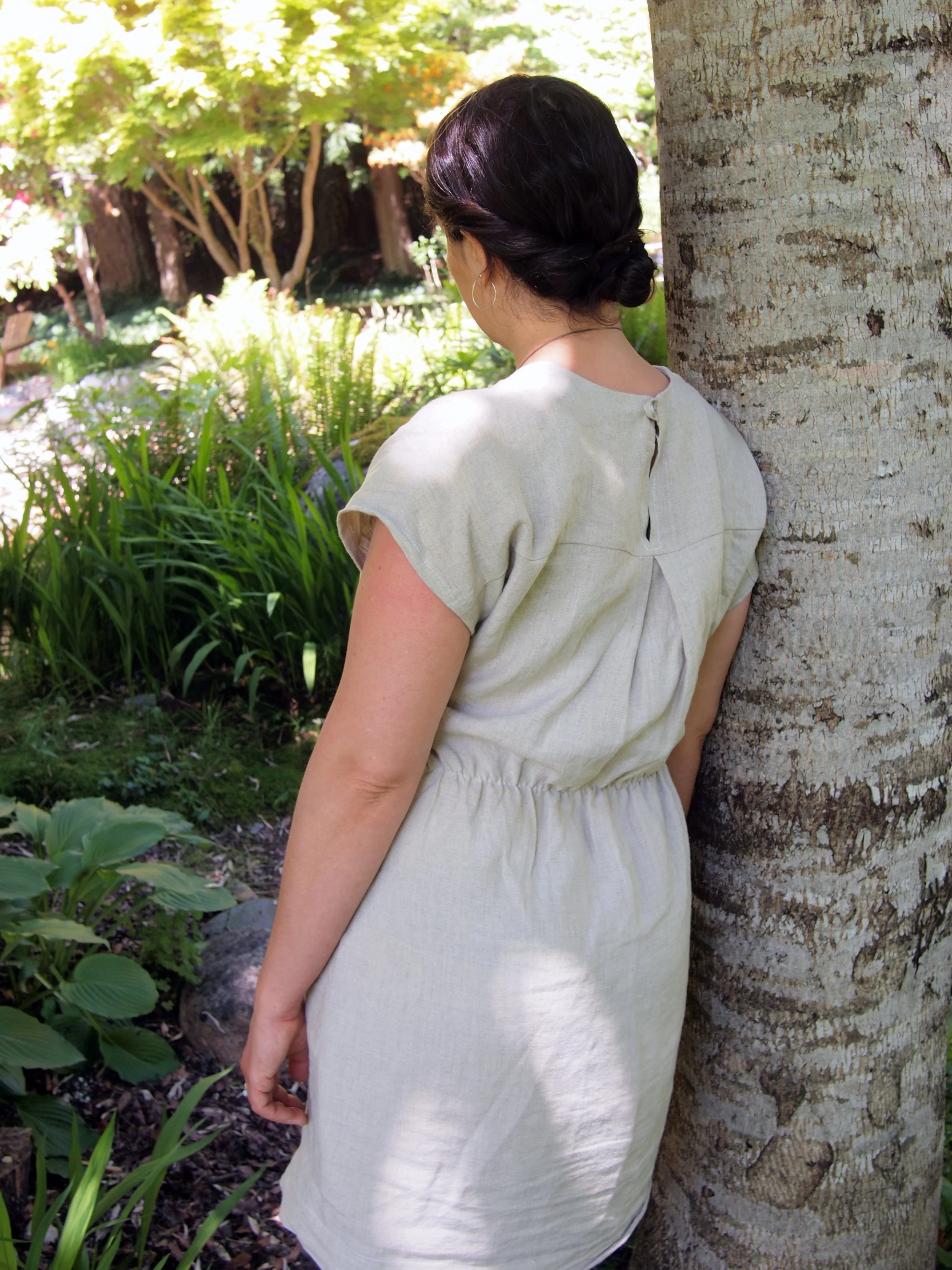 Elastic Waist, Fitted Silhouette