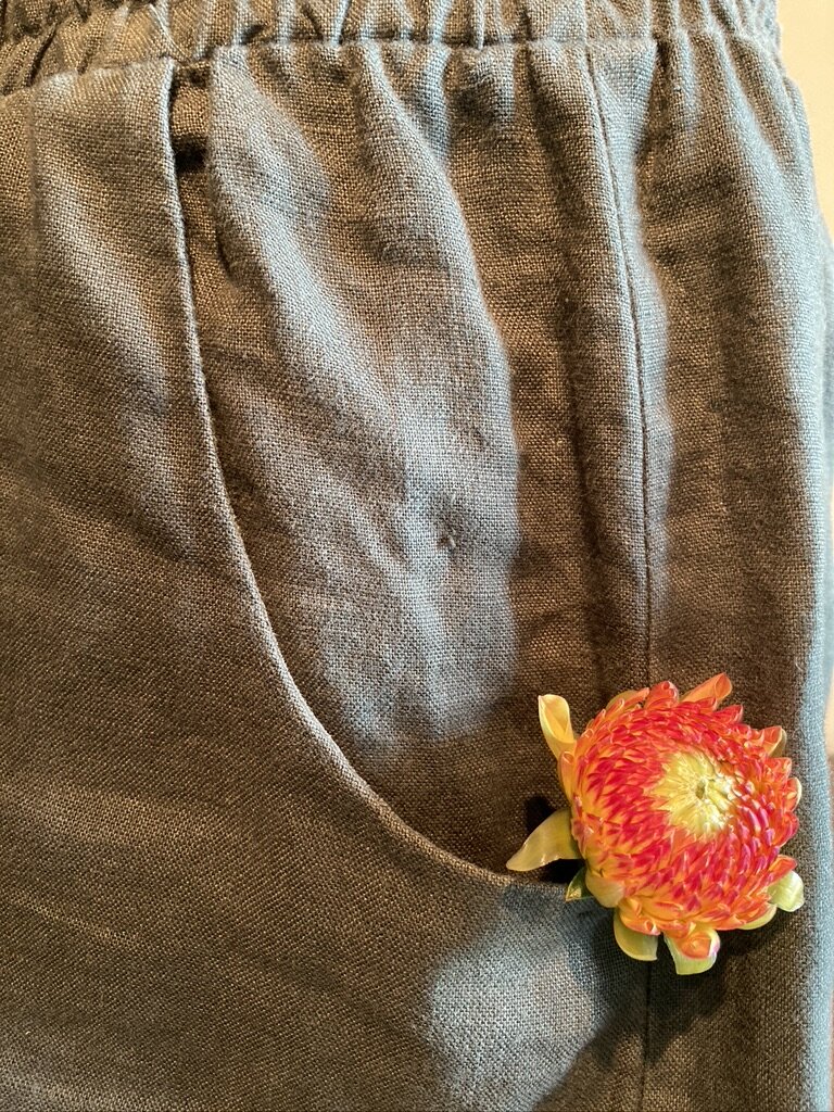 Cut Out Pocket - only available with elastic waist