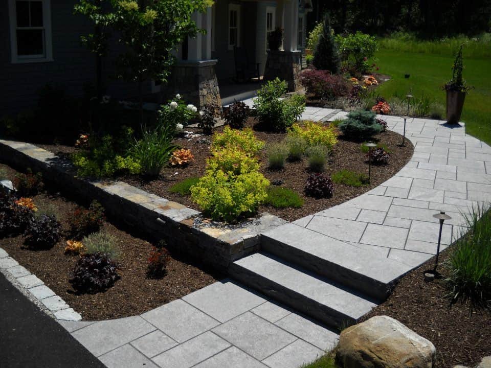 PATH ENTRYWAY B5.jpg