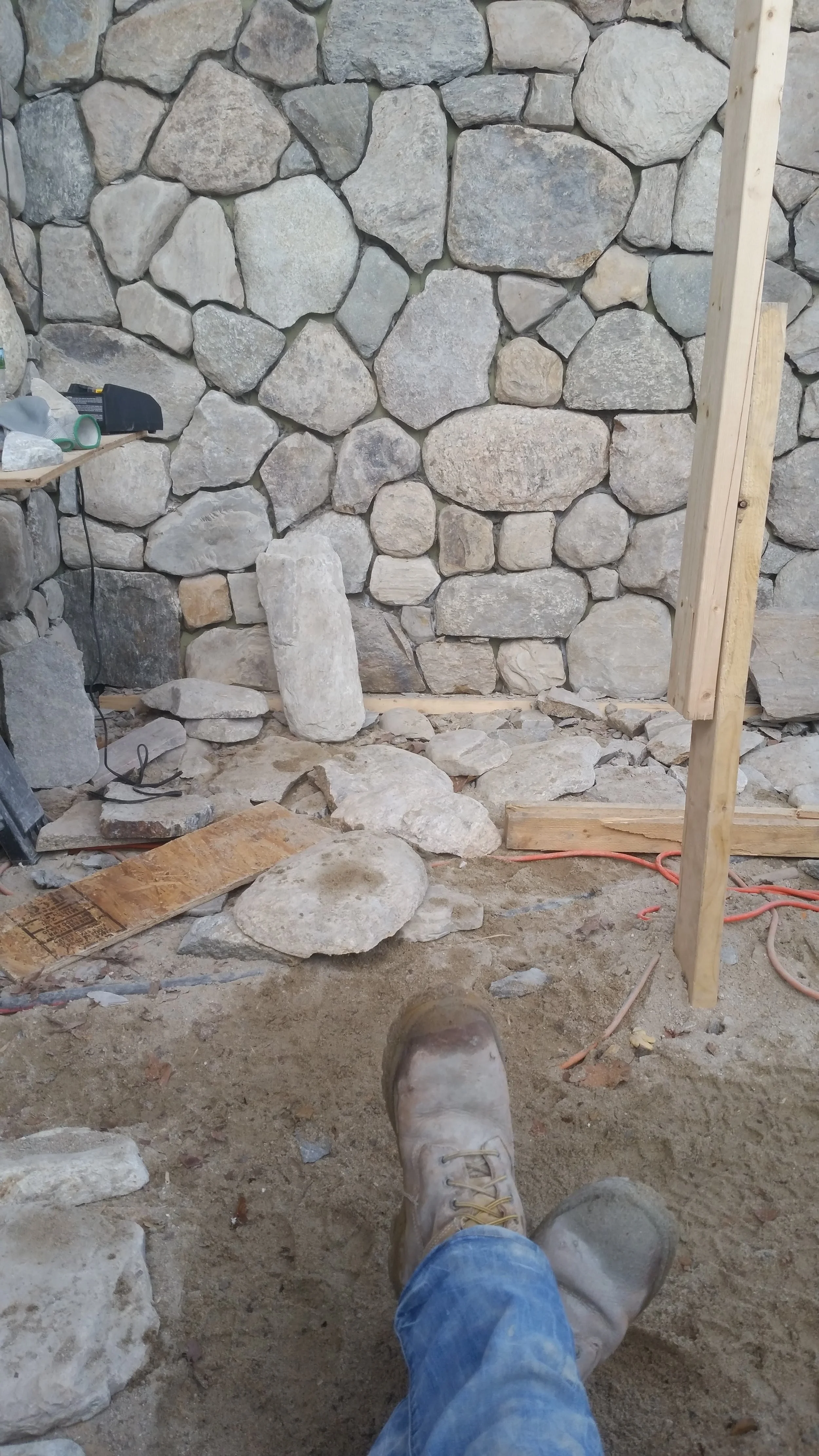 OUTDOOR FIREPLACE4.jpg