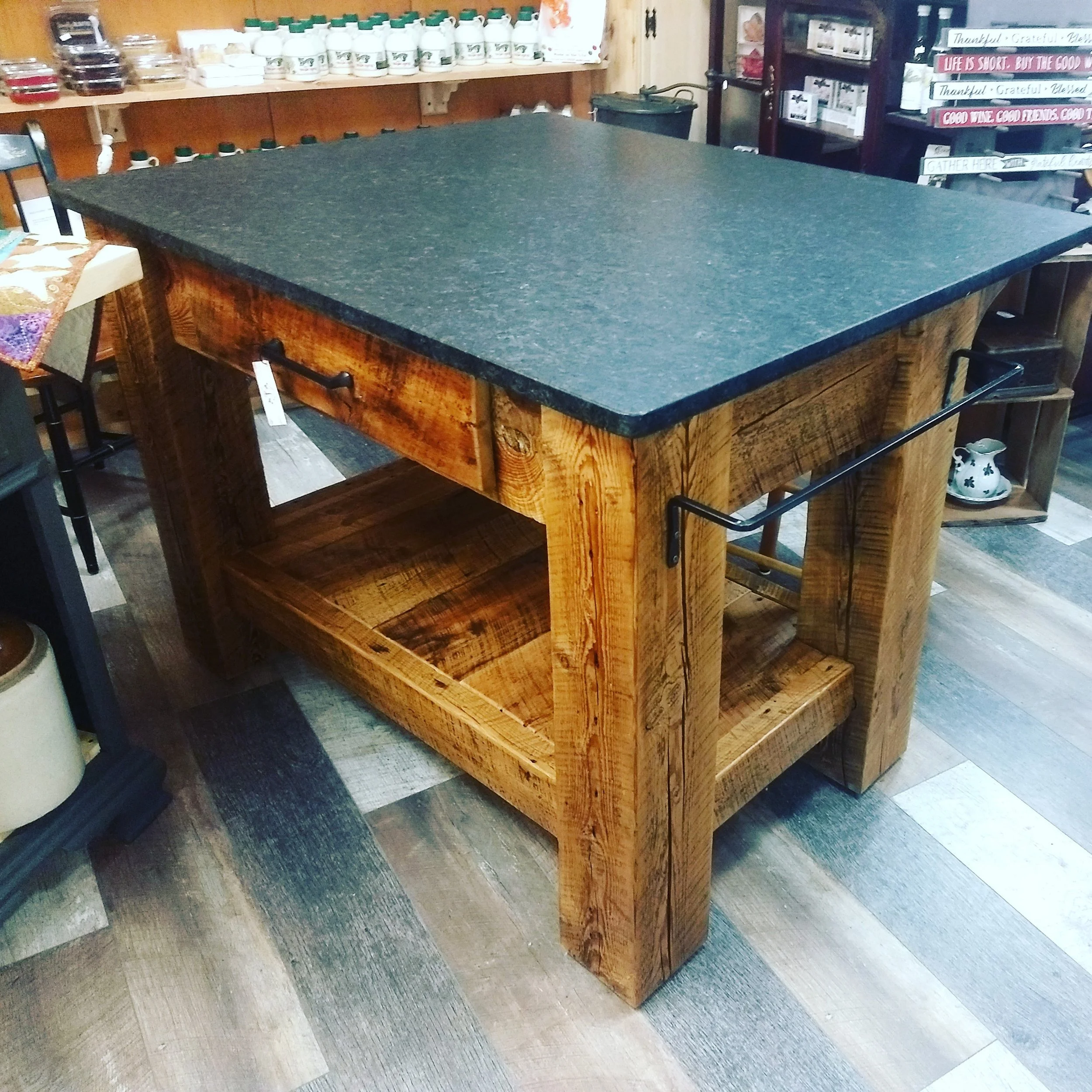 KITCHEN ISLANDA-2.jpg