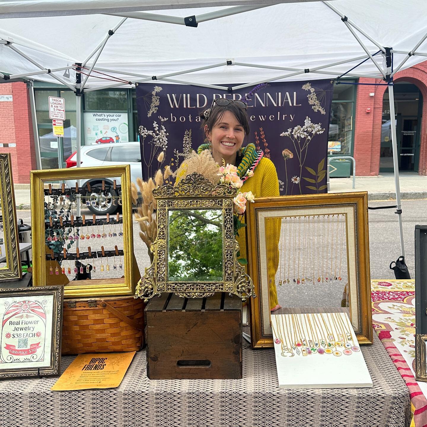 Happy market season! I'm so excited to see all your smiling faces this summer!
I'll be out slinging sweet sweet jewels every weekend until October so you have plenty of opportunities to come say hi!
Fridays: Richmond Farmers Market 3-6:30
Saturdays: 