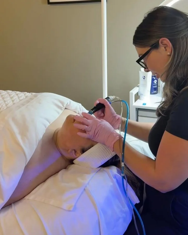 A little Sunday re:fresh re:cap 🫧🪄💆🏻&zwj;♀️ 
.
.
.
#esthetician #recap