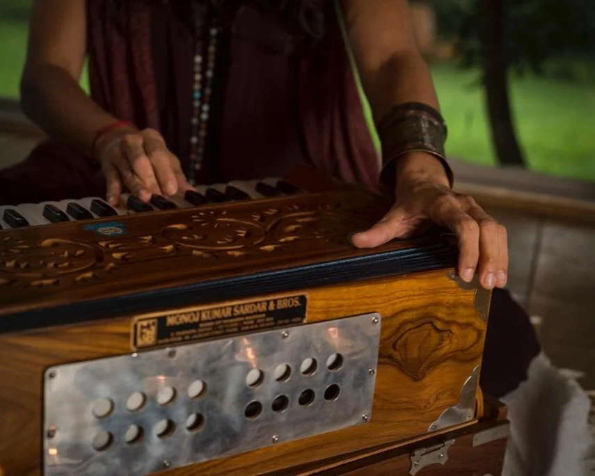 Kirtan 1.png