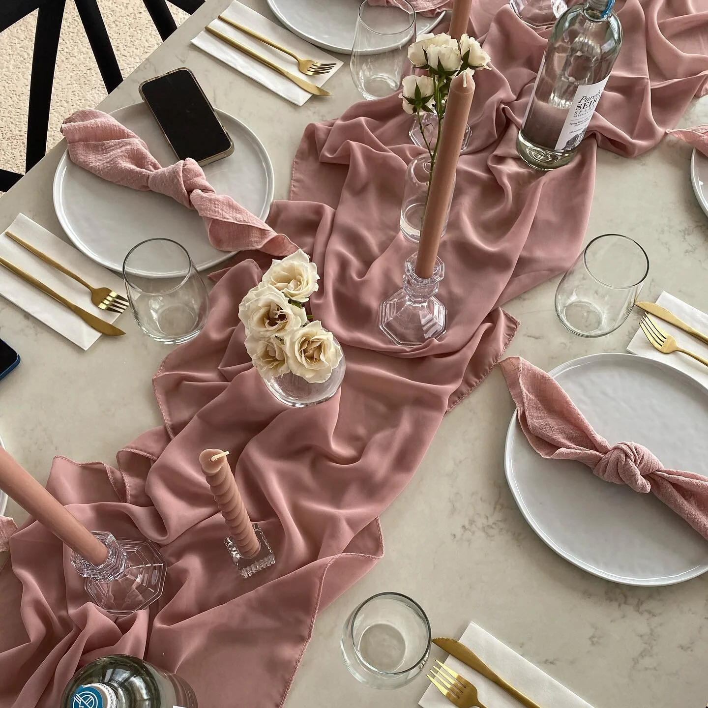 Galentine&rsquo;s brunch 💕

Rentals available on www.dwelleandco.com