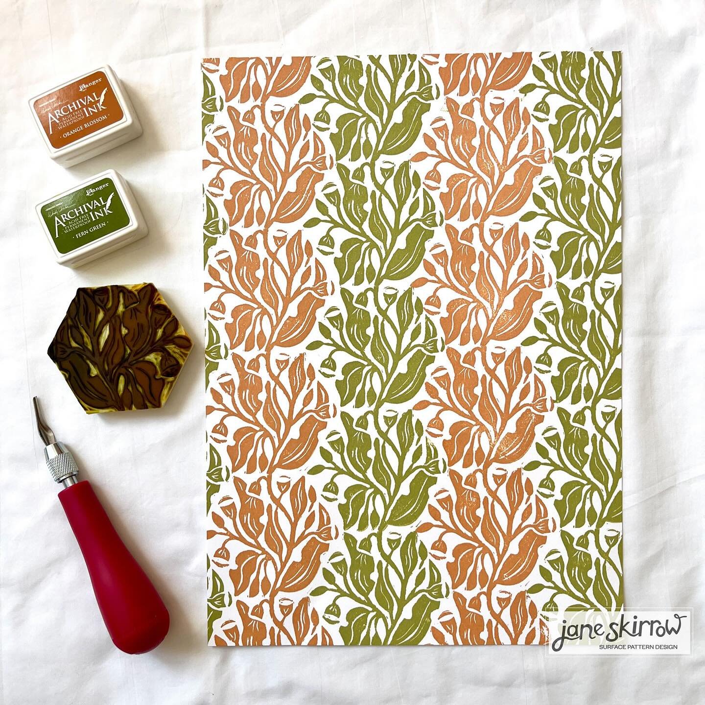 Using a hexagonal block to carve a continuous botanical pattern. Part of the Deep Dive with @3dottedpenguins