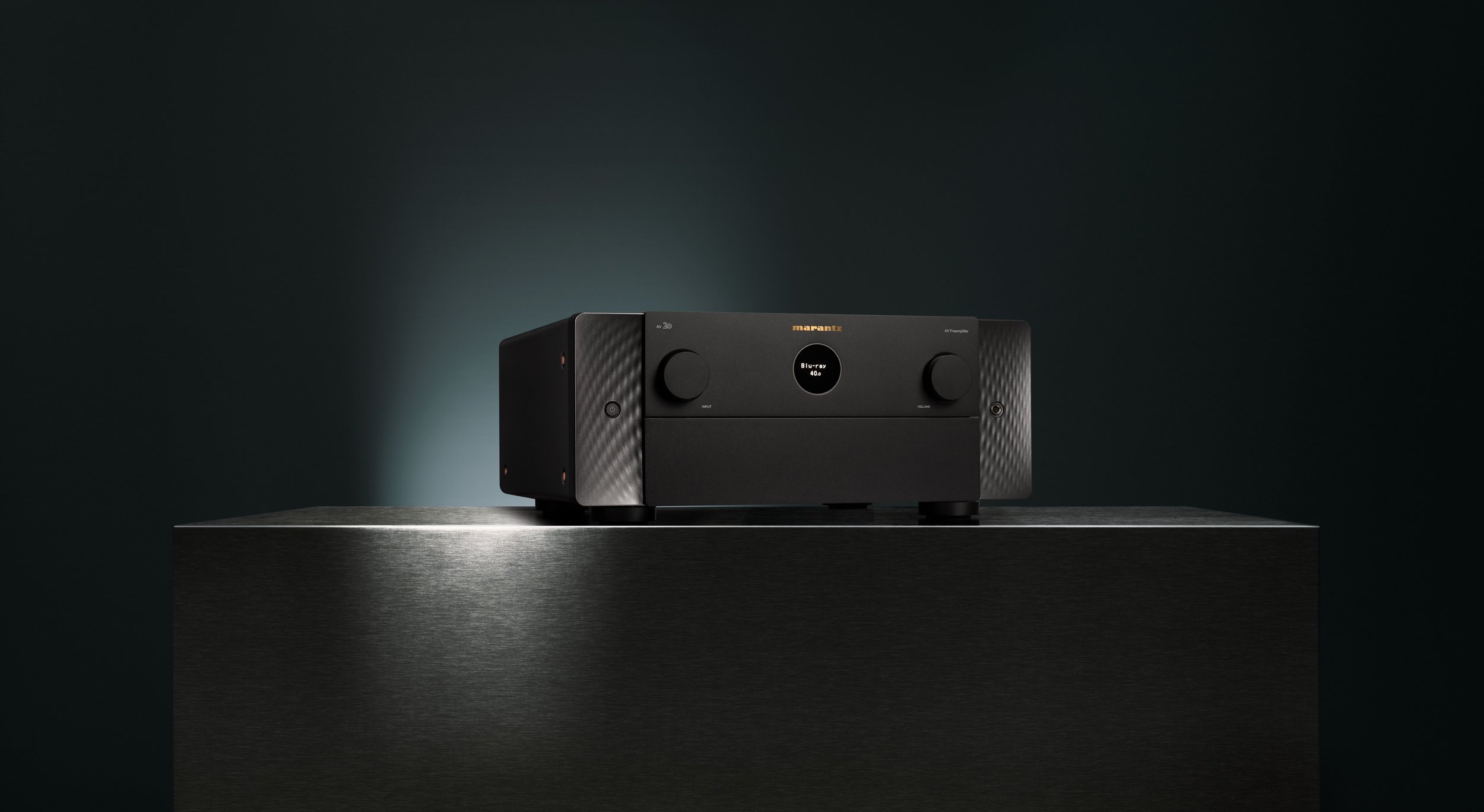 High--Marantz - AV 20 - Beauty 3.jpg