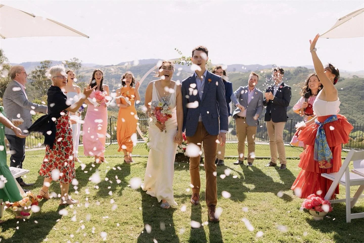 All the colour on this very special day for Khalia and Simon 💫 what a joy it was to flower for you both.
📷 @belcombridgephotography