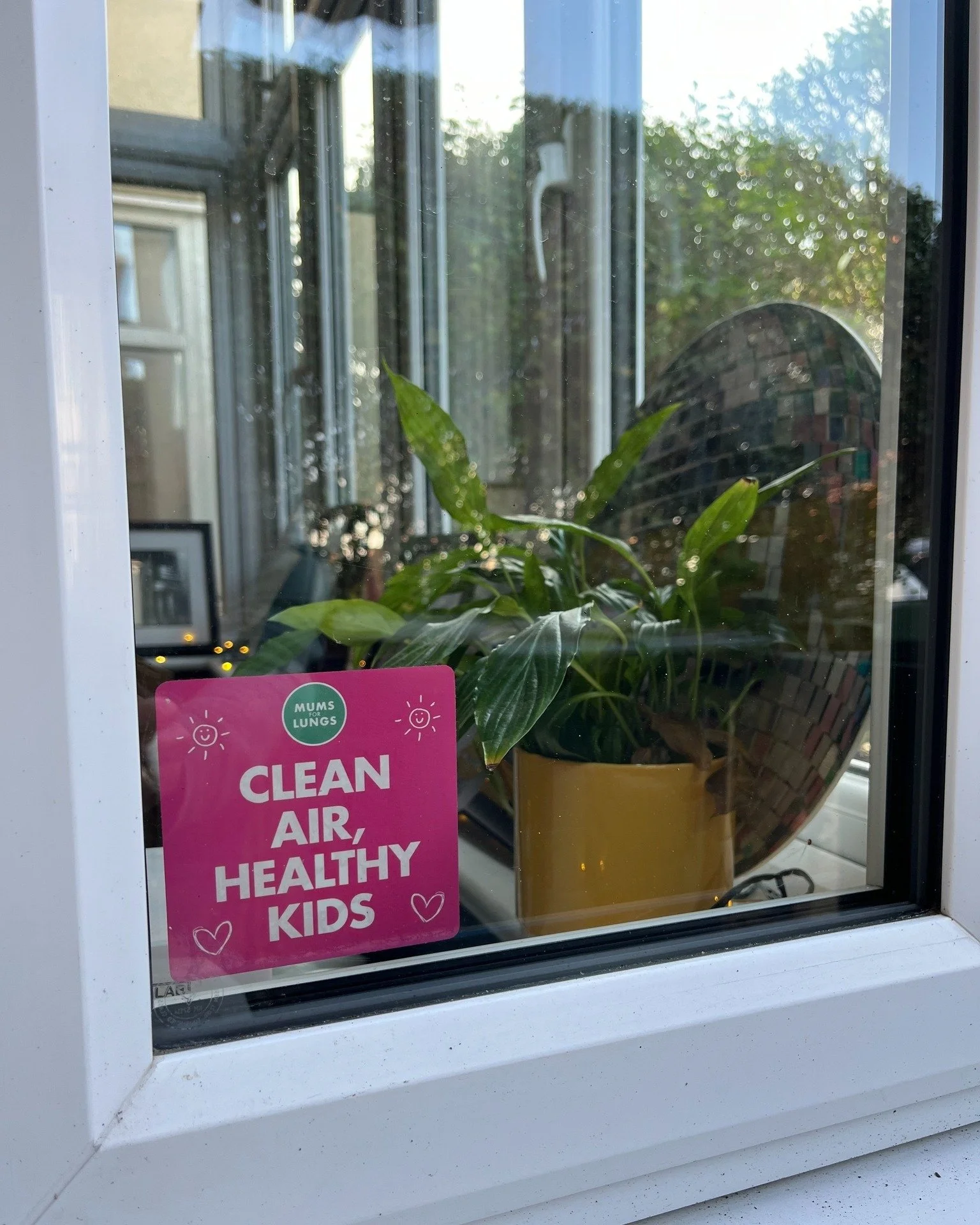 Day 6 and we're almost at the end. We've seen some brilliant engagement this week from our #CleanAirCrowd 😍 . 

Today's challenge is super easy: it's to stick our new clean air sticker up in your window. 

Putting up a sticker is a simple way to sho