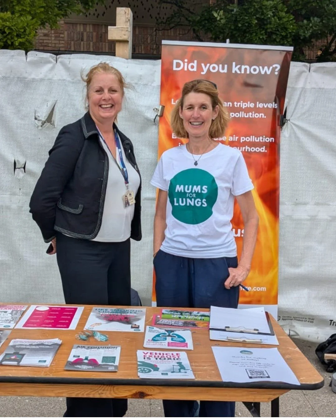 We're throwing it back to the summer, when our Hampshire volunteer Hazel took over Southampton High Street for an afternoon! 

She's pictured here with Dr Debbie Chase, Southampton's Director of Public Health. 

Hazel chatted to passers-by about the 