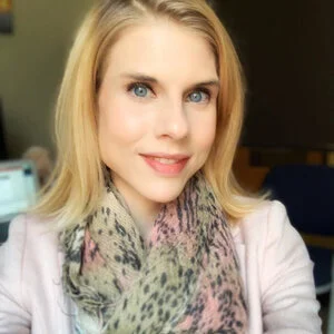 Ep. 1 - Dr. Erin Spottswood - Social Media Impacts