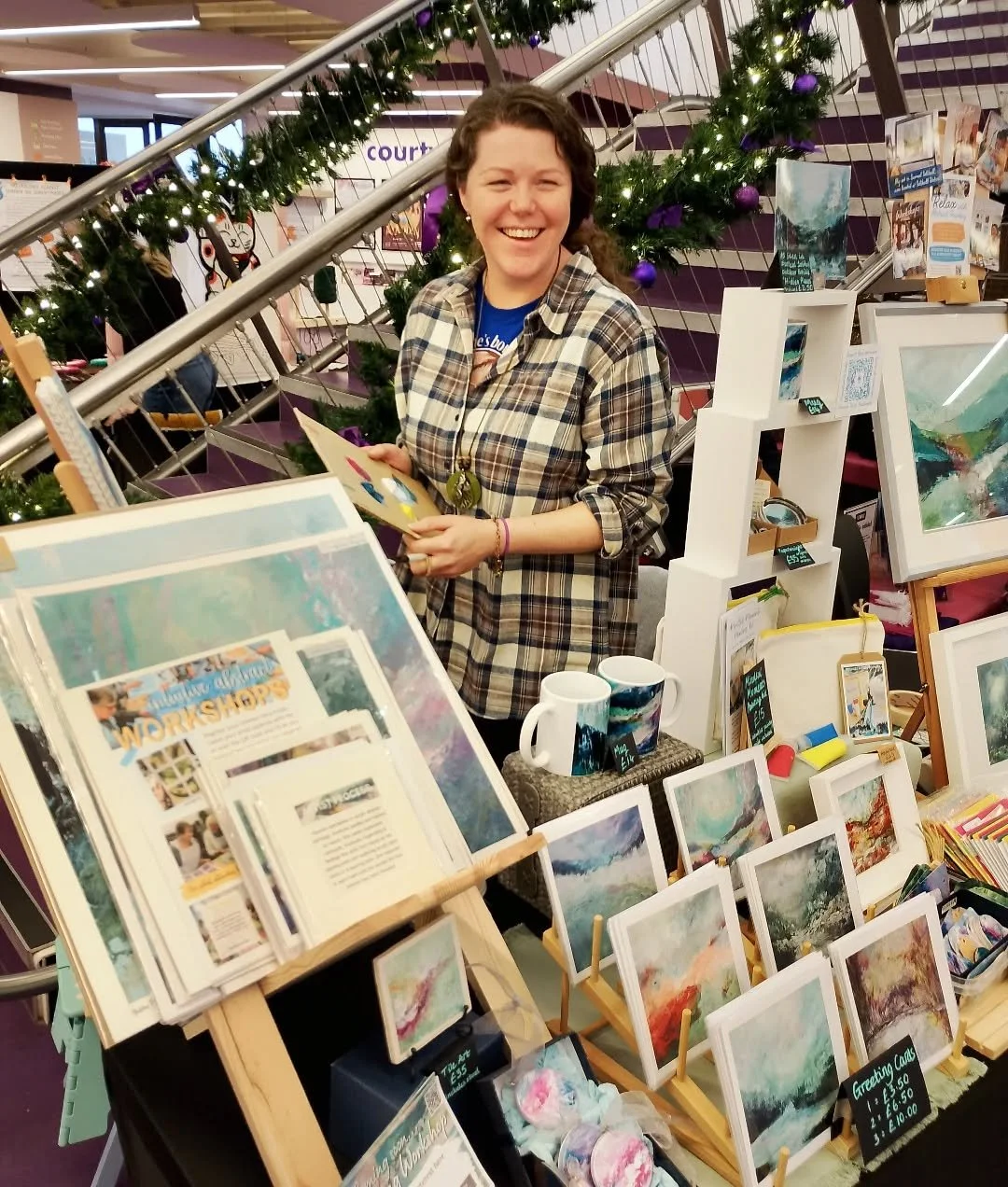 I love when my parents come to see me, they made me laugh so much trying to take a photo with a phone. We had lots of giggles while they visited me at @solihullartsmarkets this weekend.

Who makes you giggle like mad?

I'll be back there Saturday Dec