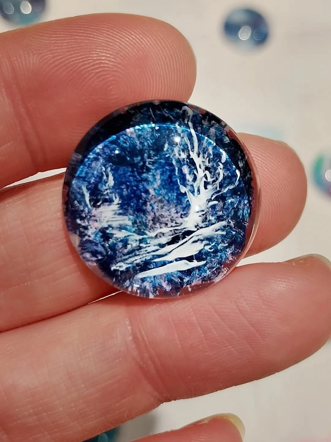 Painting small has been calling out to me a lot lately and I have totally blown myself away with what I have been able to achieve! Painting on the back of glass, which means I have to paint in reverse i.e the white goes on first. 

Look at these litt