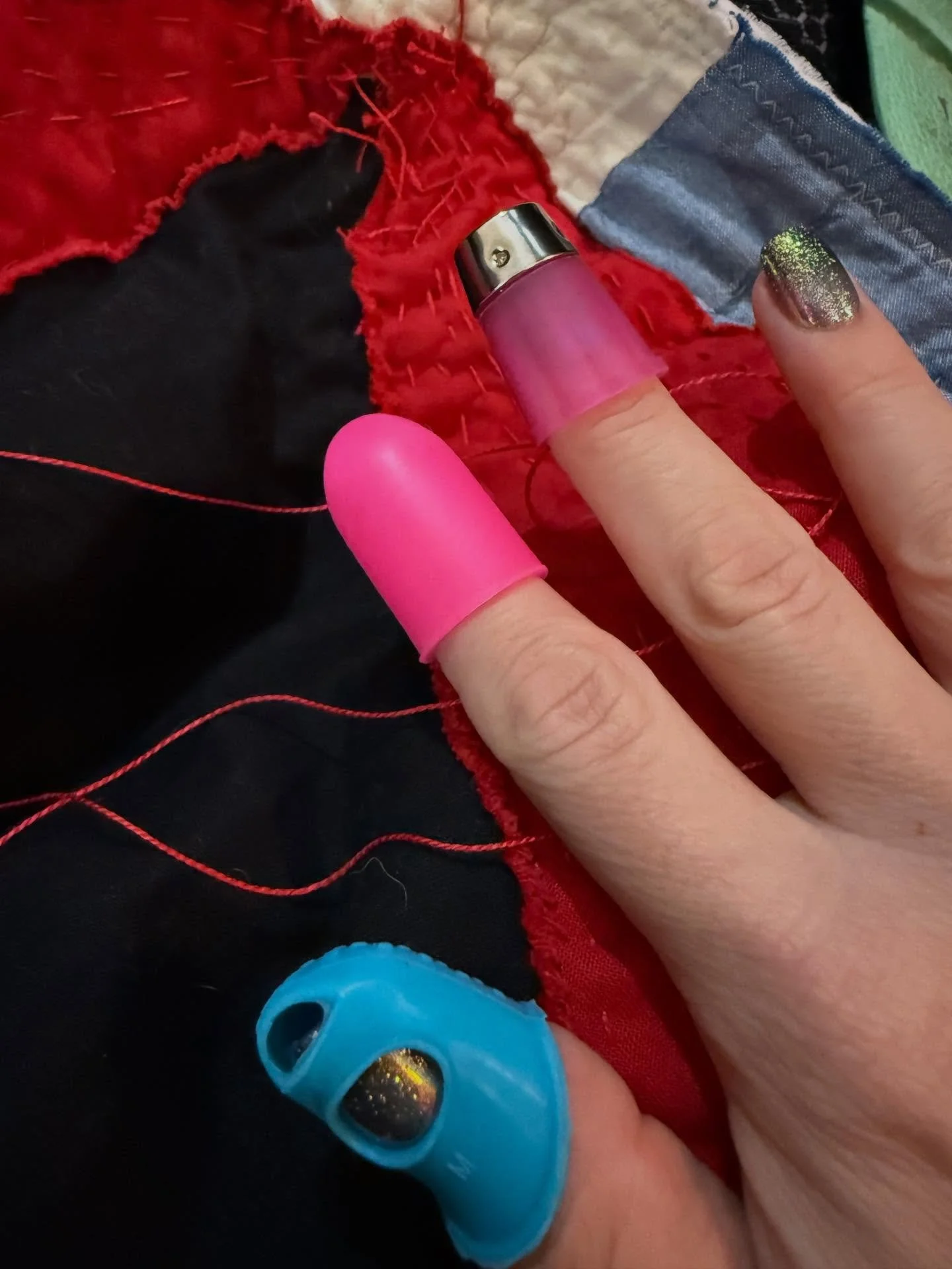 How do you thimble?? 

Are you team thimble? What&rsquo;s your favorite? 

#Textileart #slowstitch #artquilt