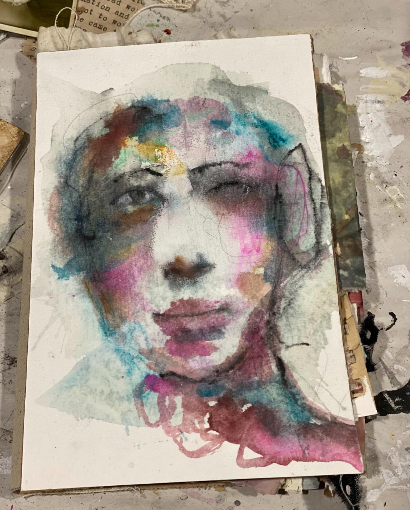 As part of my year of nourish. I am taking a moment to look back. That means thumbing through my phone to see my previous work. That means appreciating the artist I am. 

#artist #portrait #abstractportriat #creativeplay #outsidethejournal