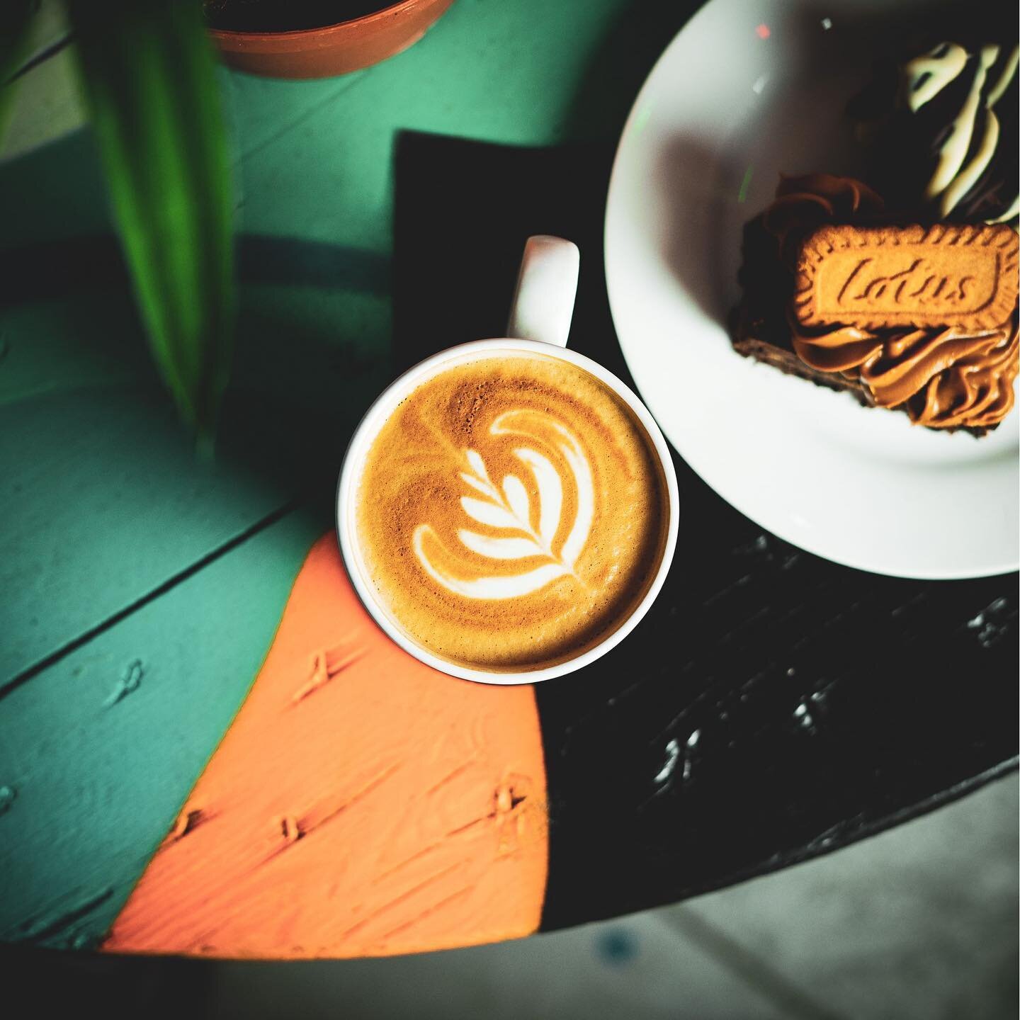 What goes best with a cup of Jungle coffee? Another cup! Grab the cosy corner and grab your morning fix. The hatch opens at 10am, we&rsquo;ll see you soon!⠀
⠀
⠀
⠀
#theloadingbay #theloadingbaynorthshields #northshieldsfishquay #streetfood #coffee #fo