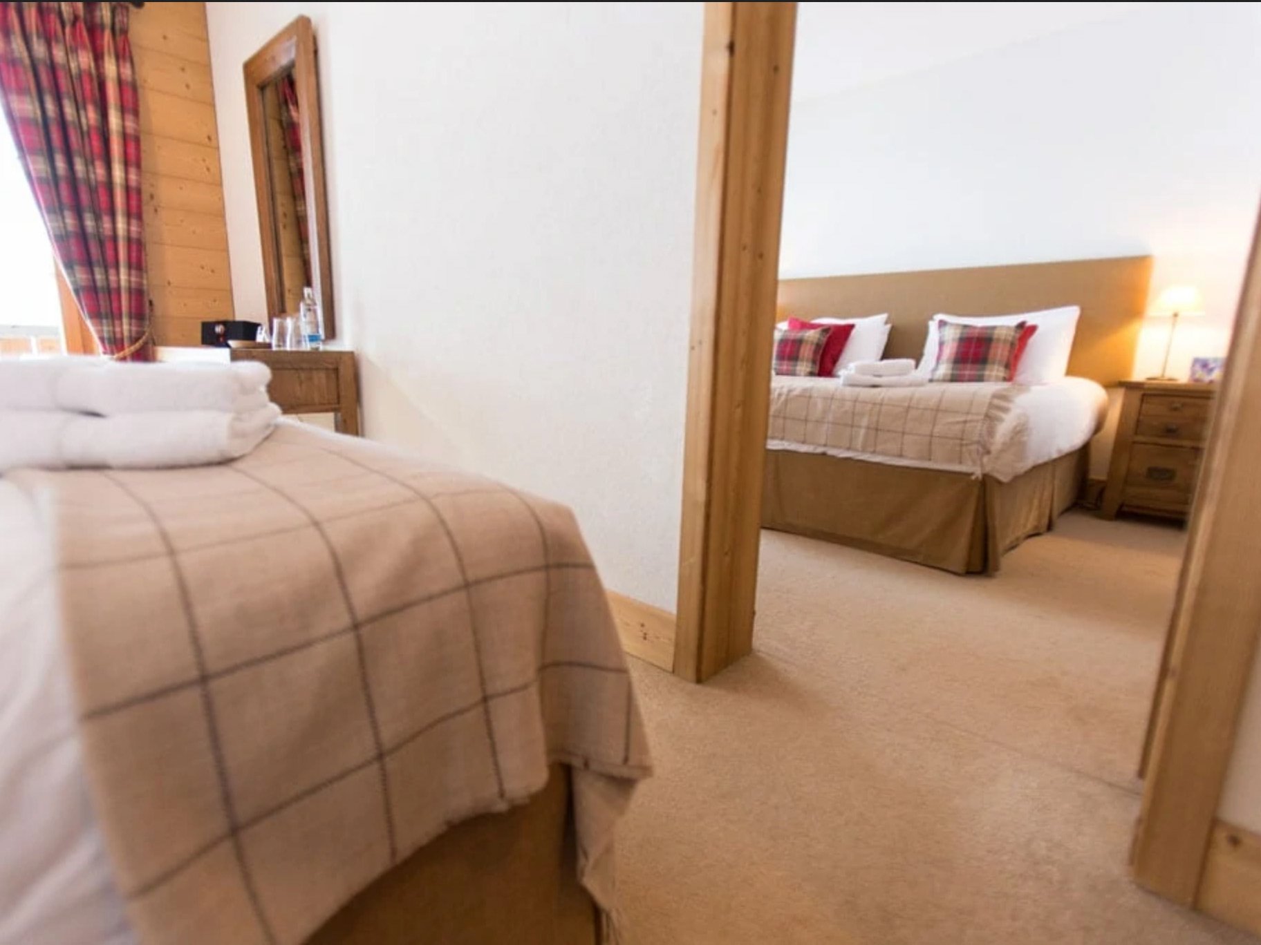 MountainLodge-gallery-rooms09.jpg