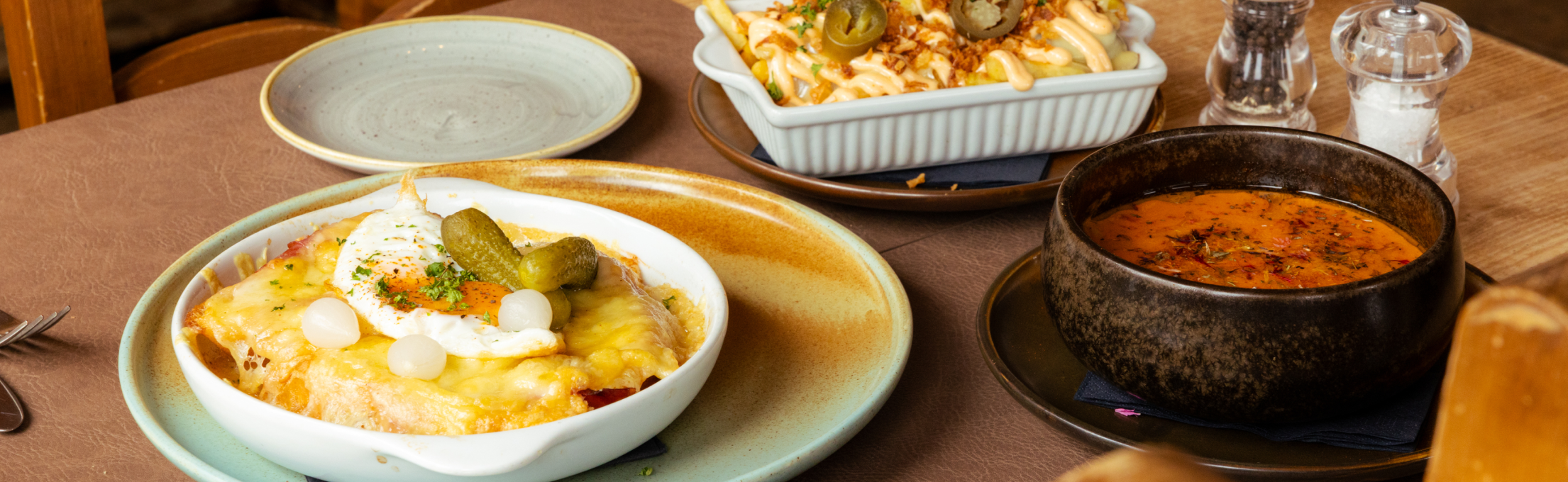 MountainLodge-TheHotel-Dinner.png