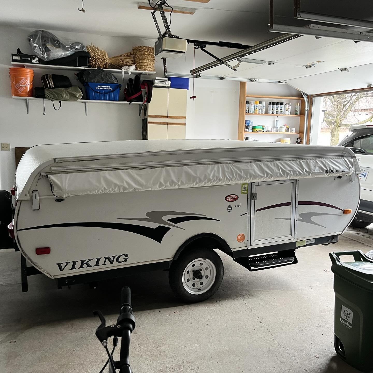 Here she is! 🤩 

First: I just want to take a second to brag that my brief experience of towing landscape trailers 15 years ago is still with me and this only took ONE TRY! 😎

Second, if you&rsquo;re anything like me (and I assume you are because y