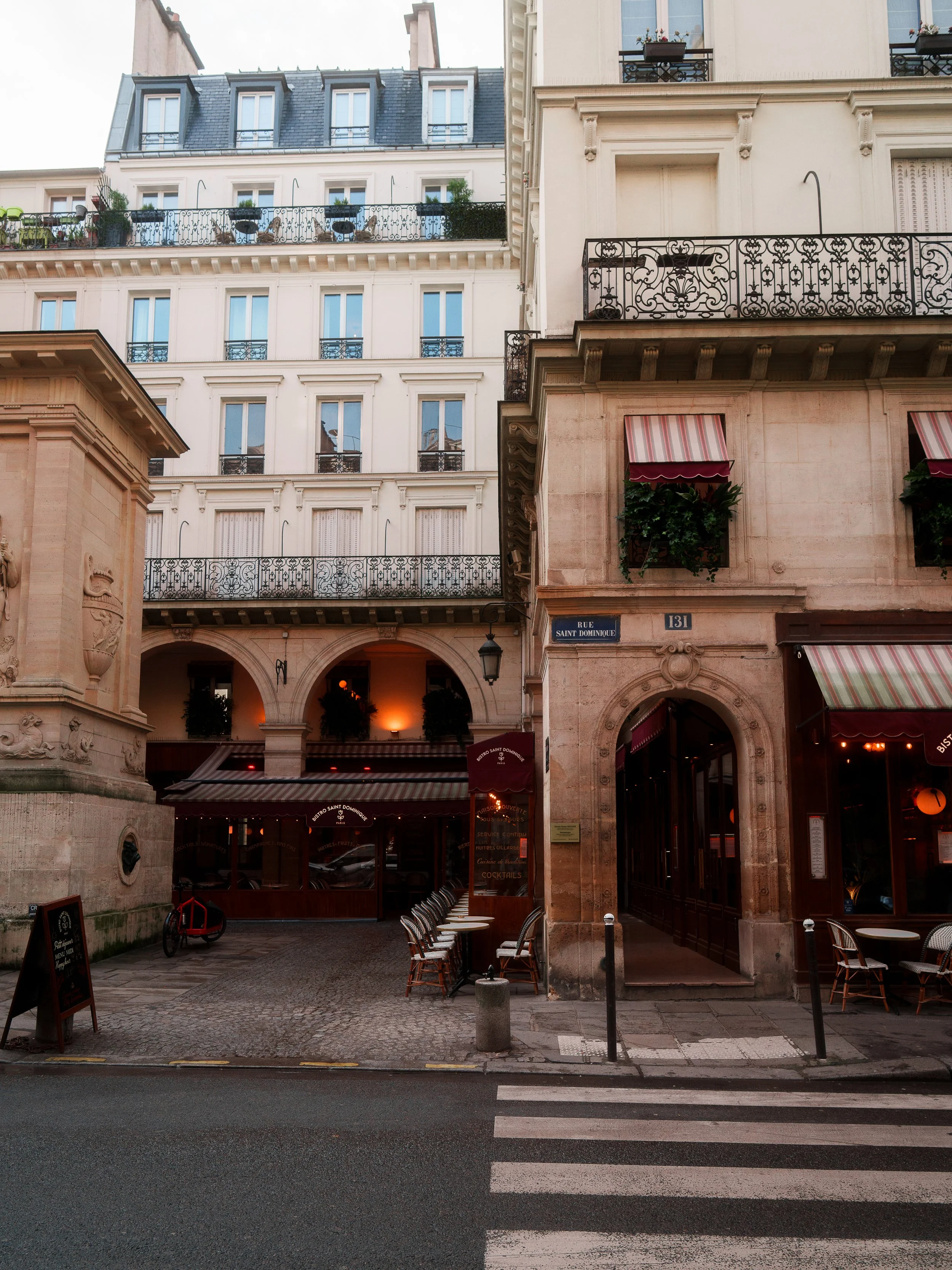 Corner, Paris