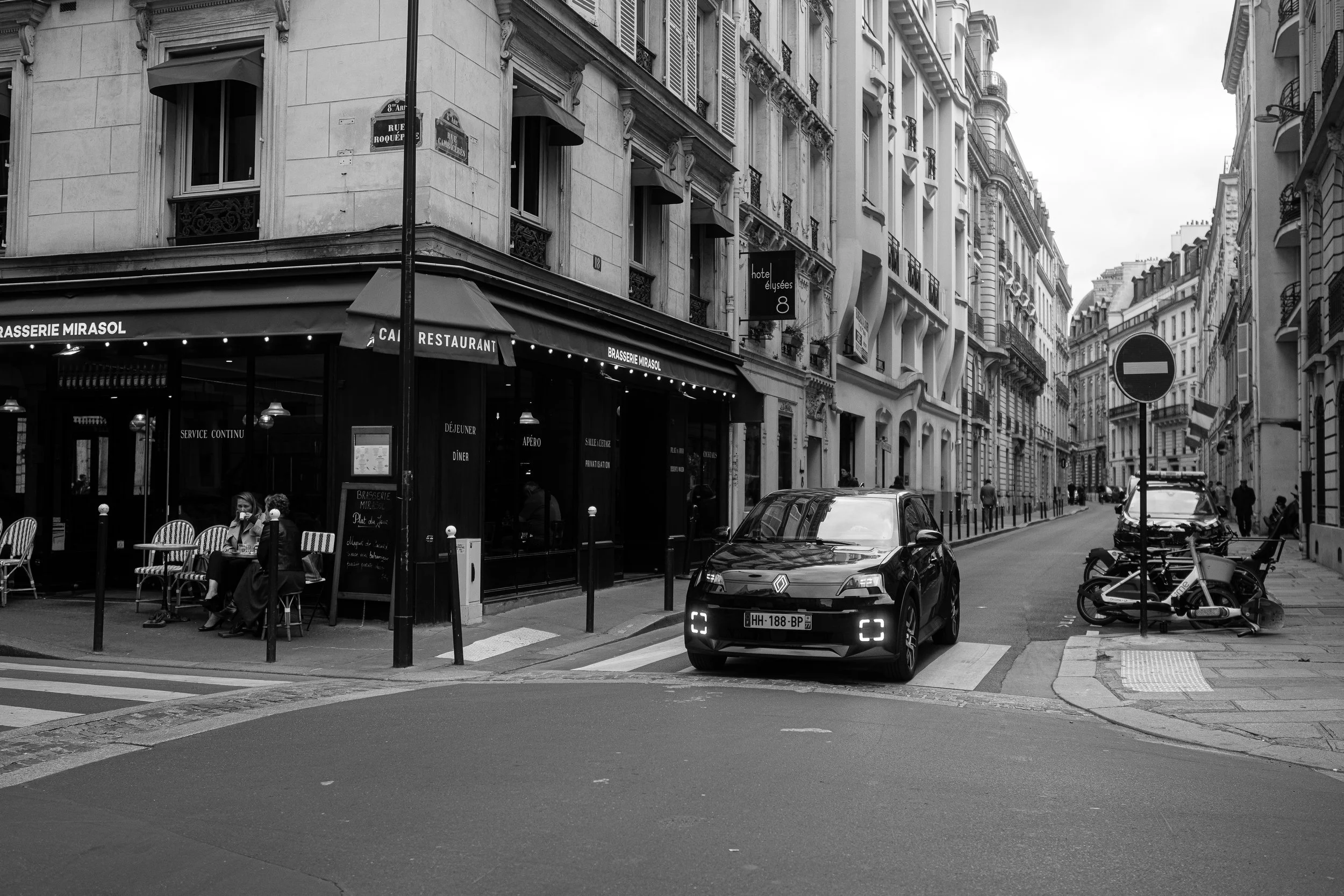 Crossroads, Paris