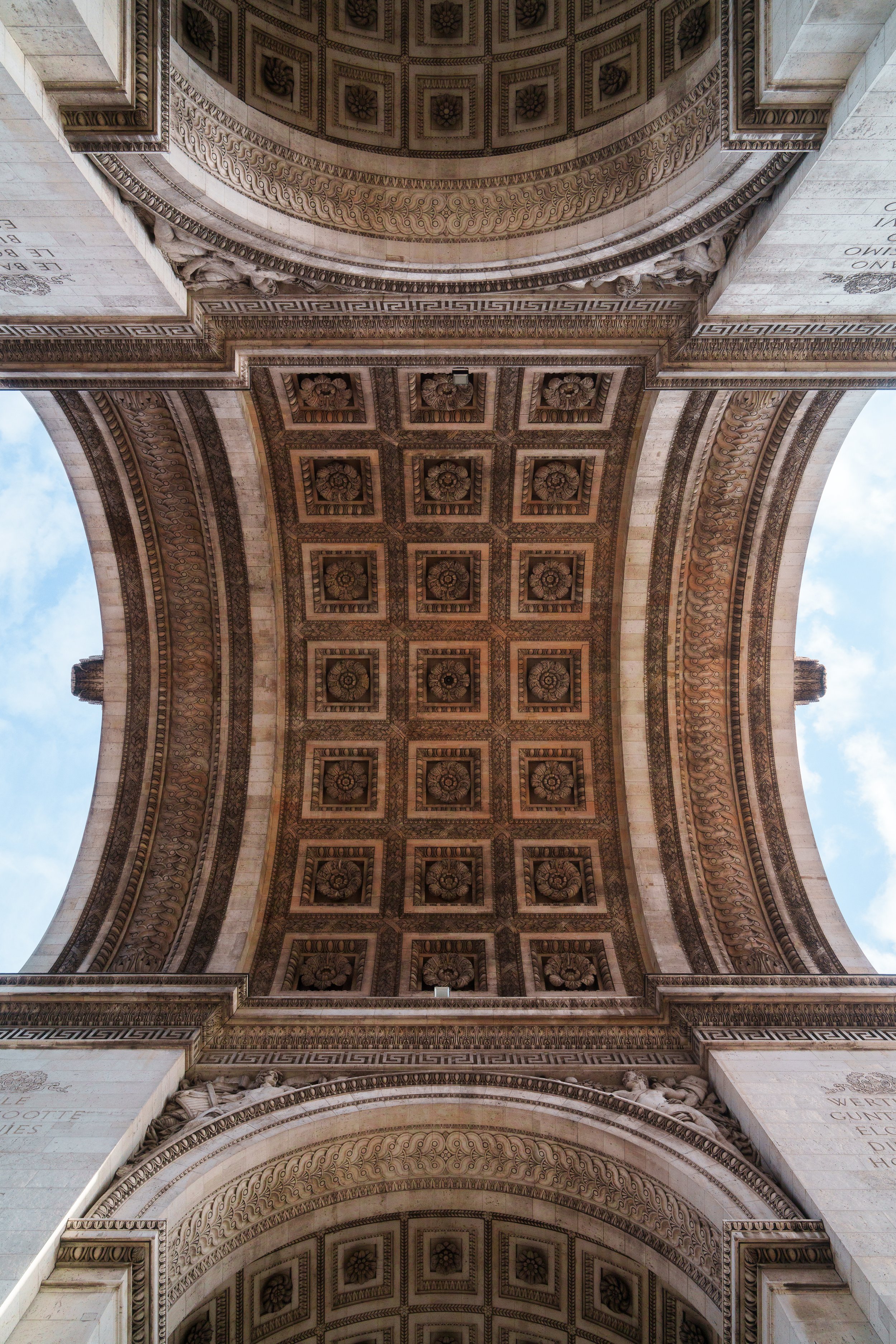 Arching Symmetry, Paris