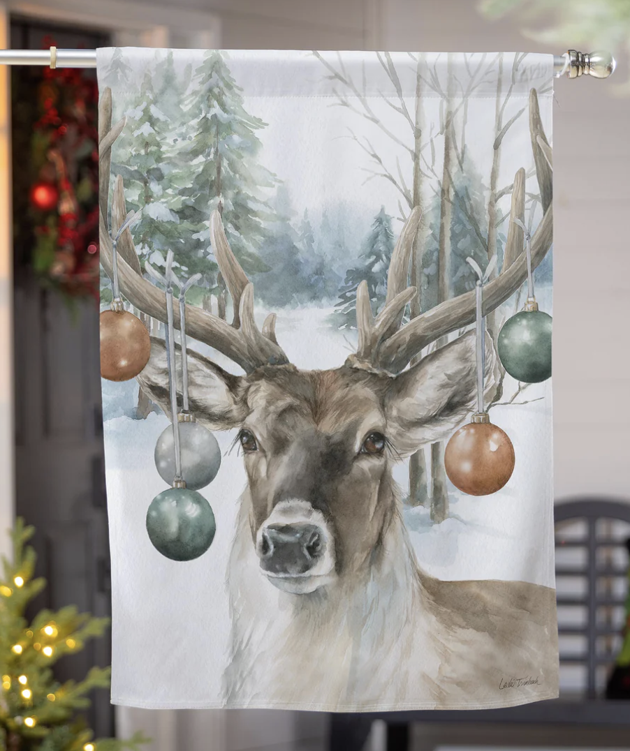 EVERGREEN – Ornament Deer House Flag