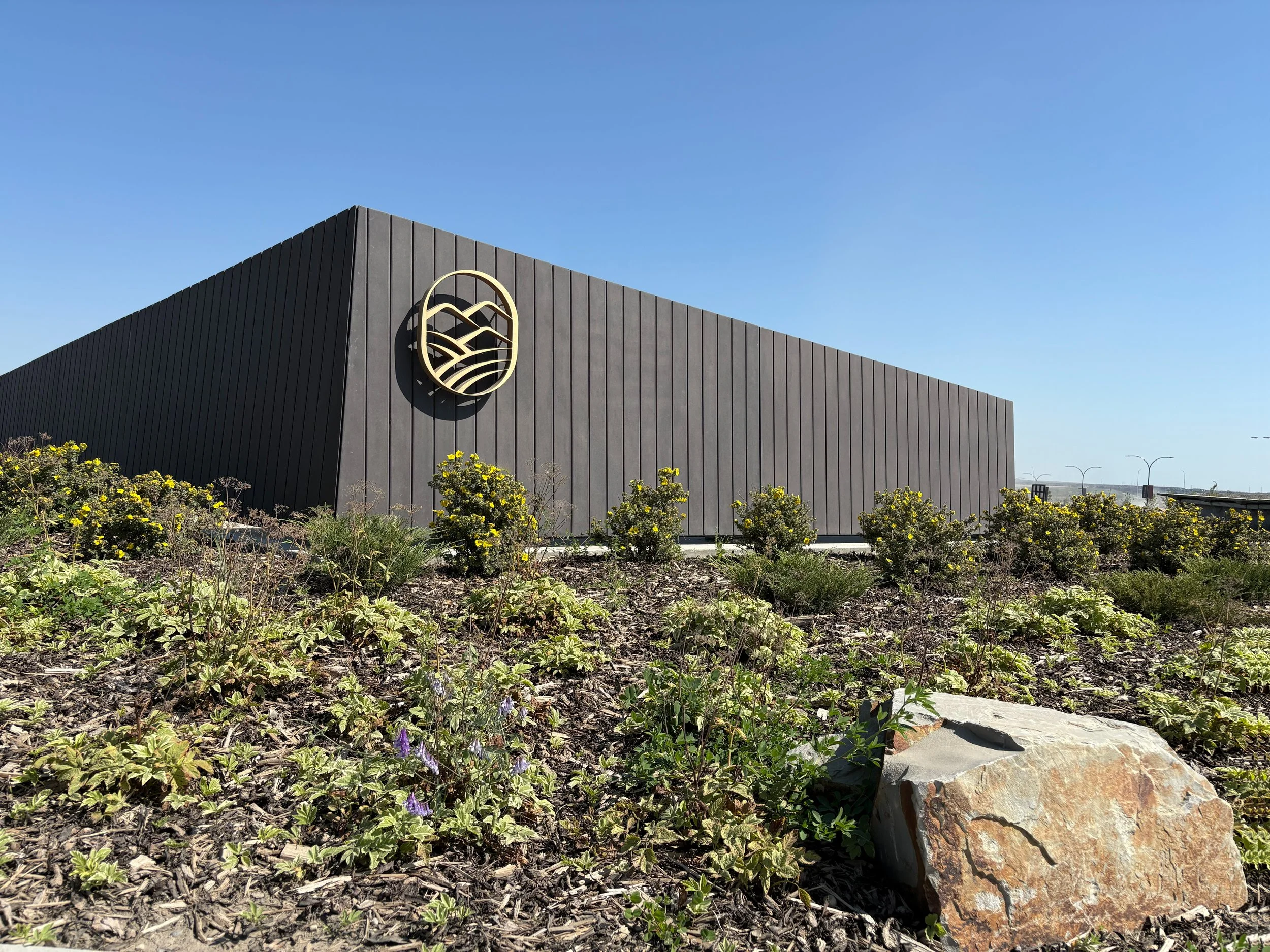 GLACIER RIDGE - ENTRY FEATURE, AMENITY ICONS &amp; ROUNDABOUT