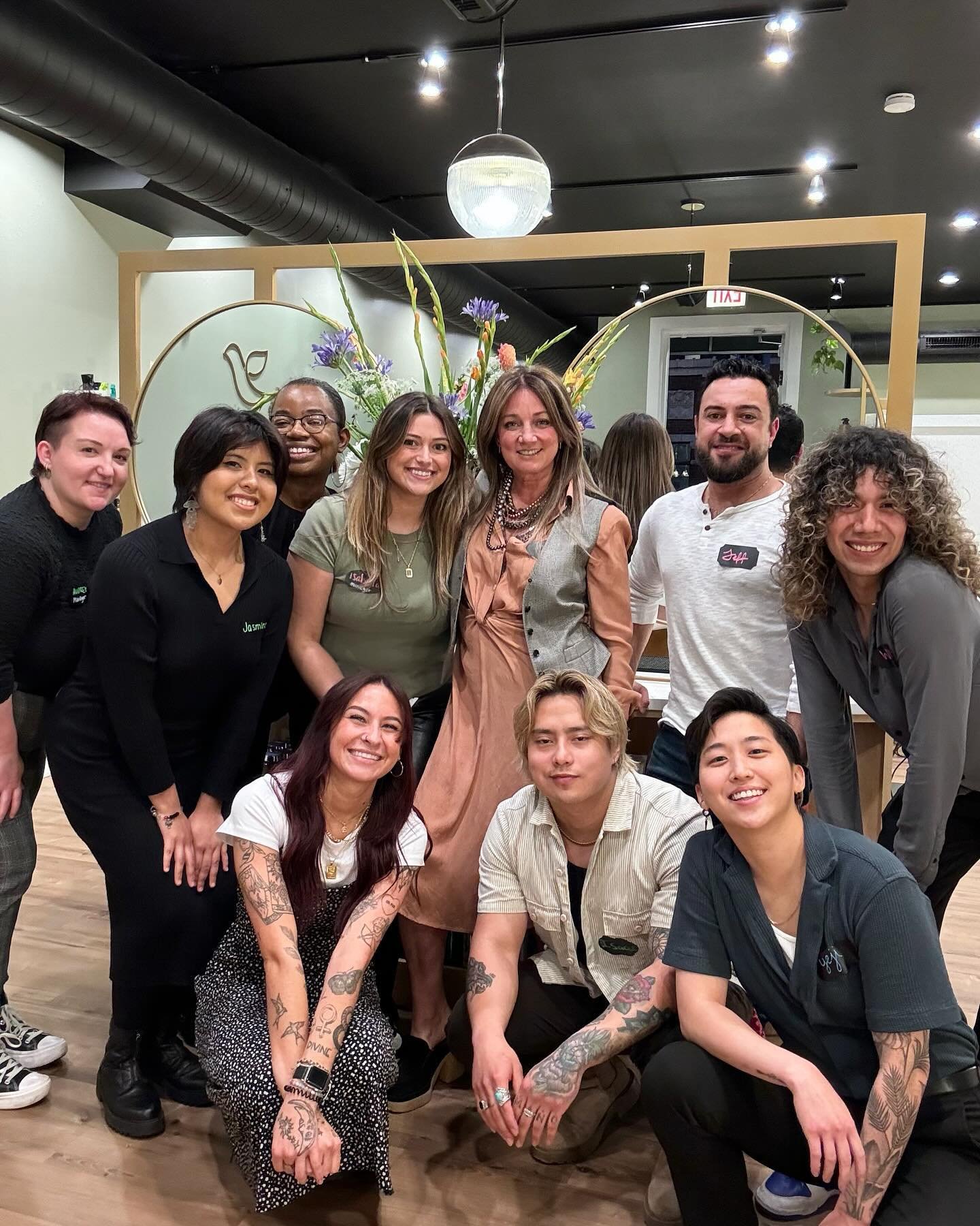 Thank you to everyone who stopped by Salon Shiloh during the Lincoln Park Chamber Wine Stroll! We loved seeing new faces in here and appreciate all of your support! A special thanks to Soul Prime @soulprimechicago for providing your delicious food. H