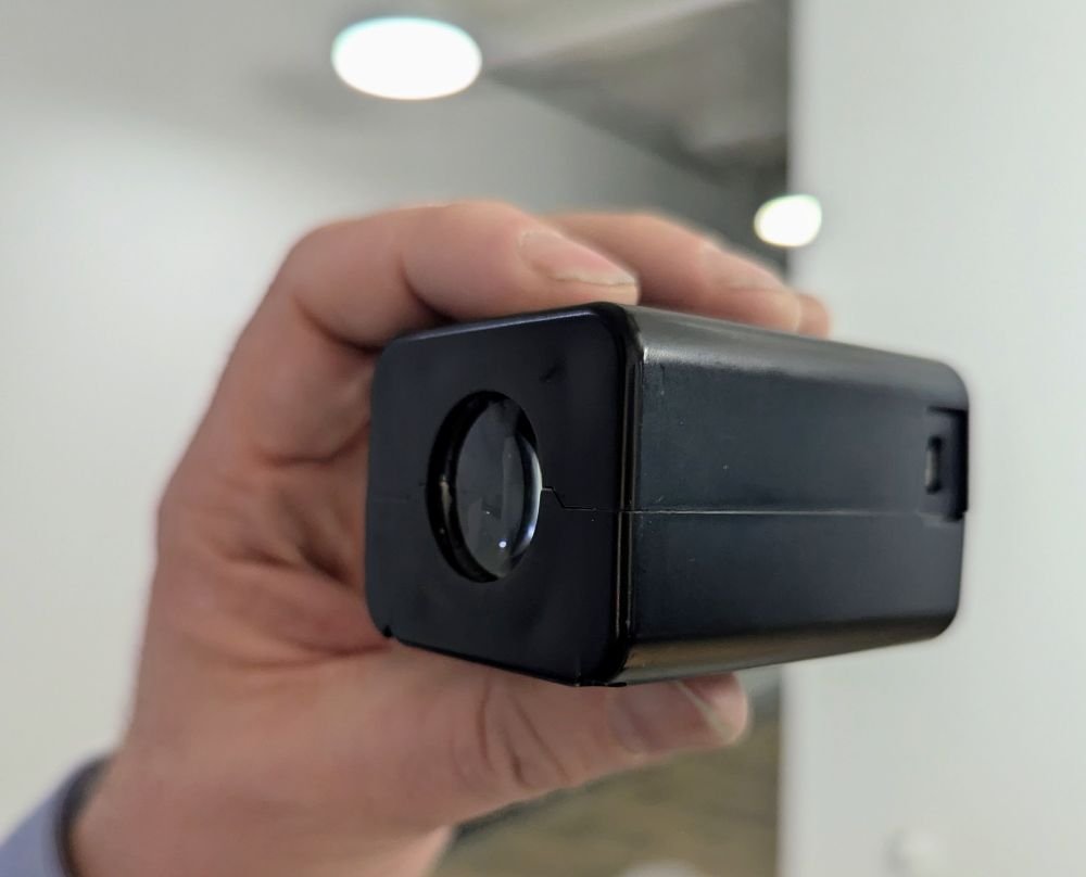 hand-held-ds2.jpg