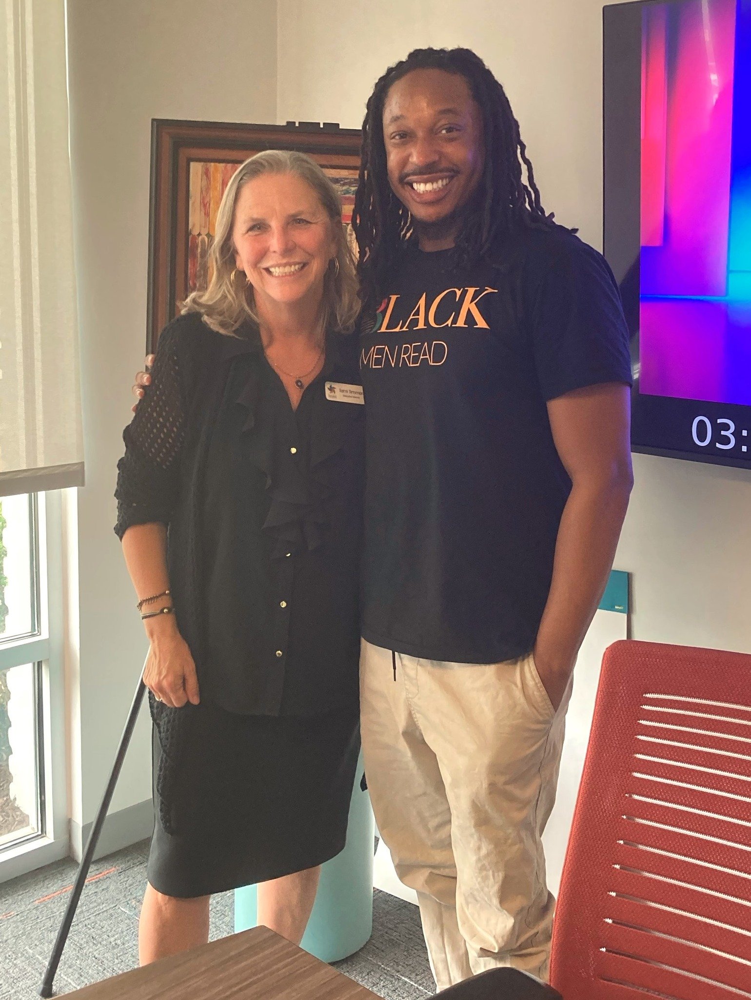 Sending out a big thank you to Mr. Keyon Watkins for visiting Flance to discuss the fantastic activities currently underway through @blackmenreadstl. This newer non-profit started as a book club for men and has morphed into reading at early learning 