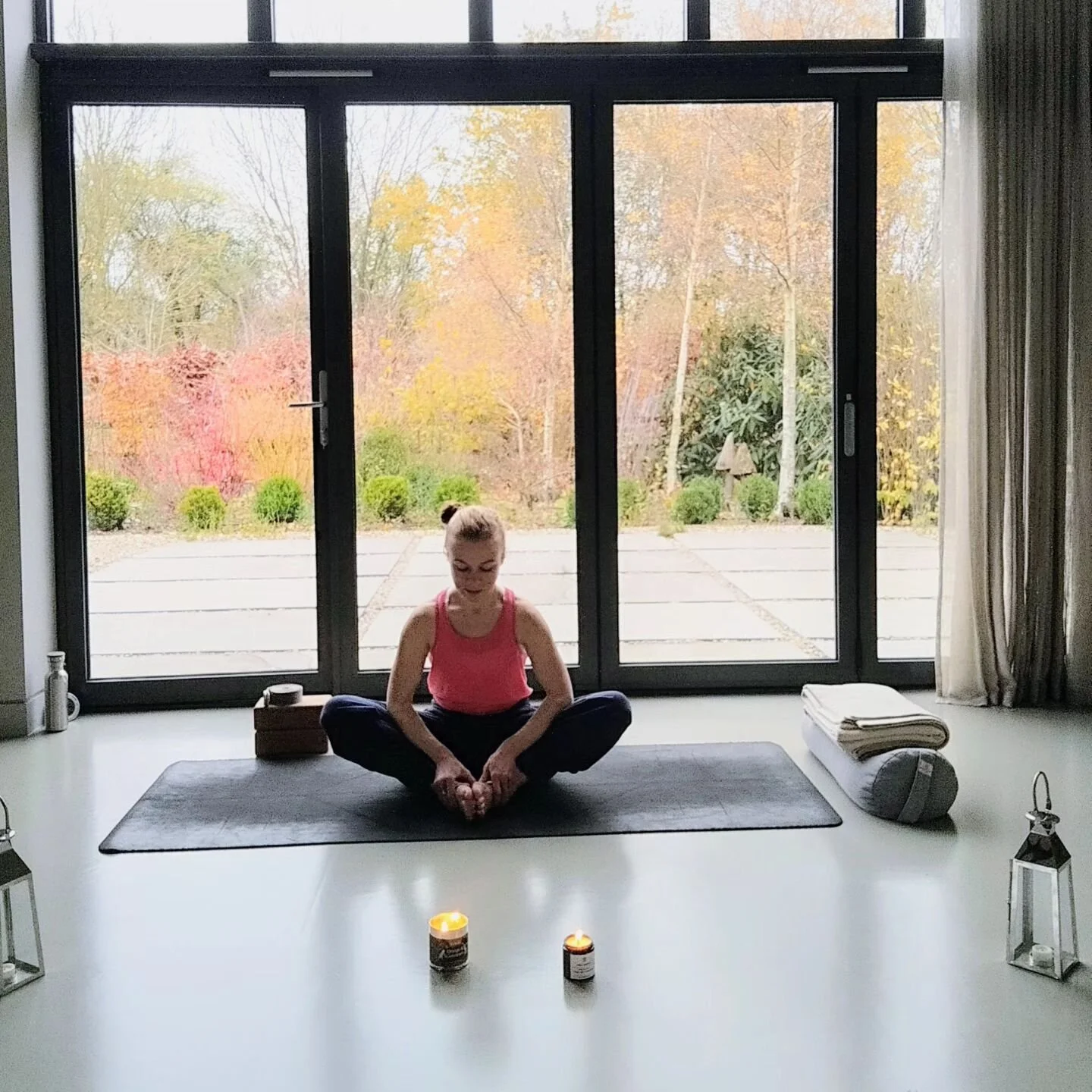 Joanna Warren Vinyasa Flow Yoga Classes and Holistic Facial & Massage