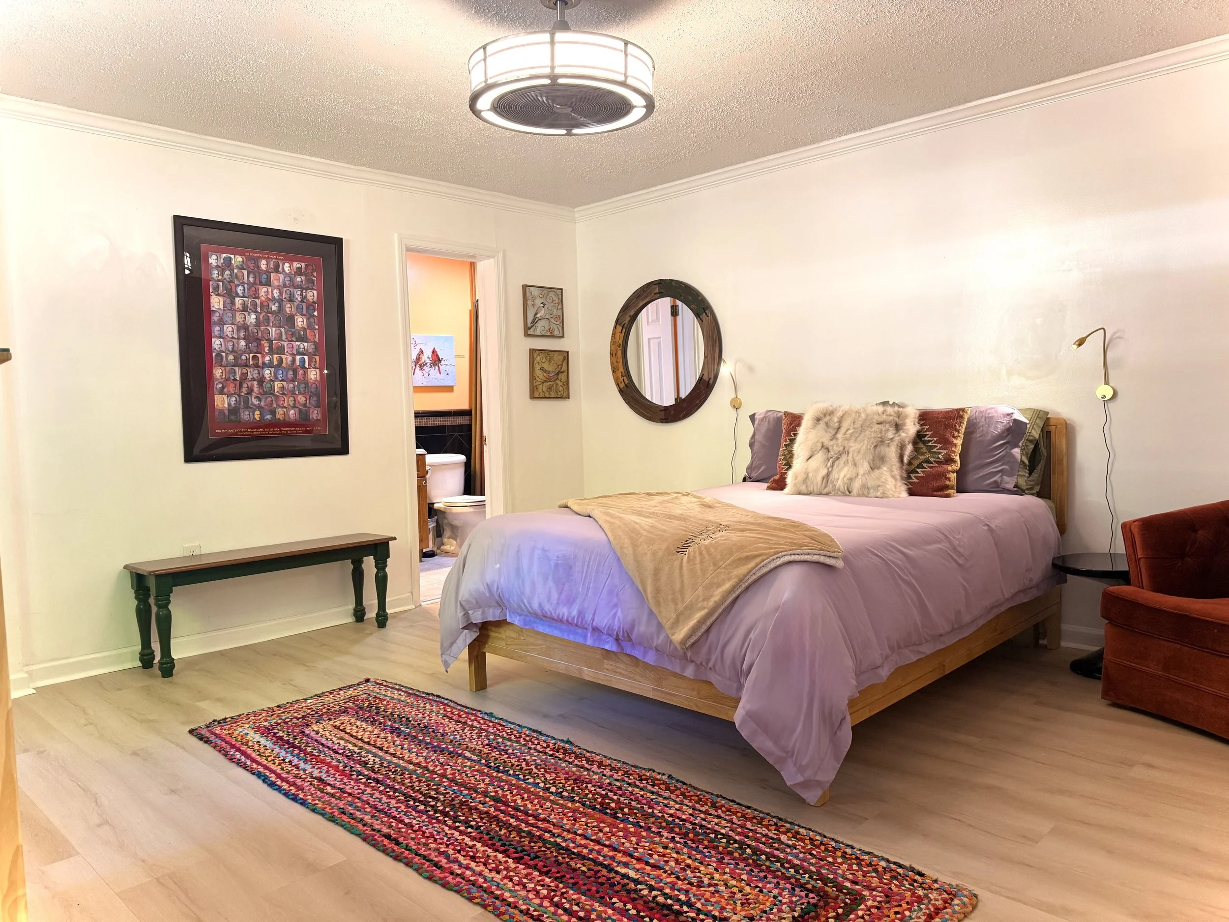 ✨ Sink into comfort with cozy linens and mountain-lodge character, creating the perfect home base near Belleayre Mountain. 🌄