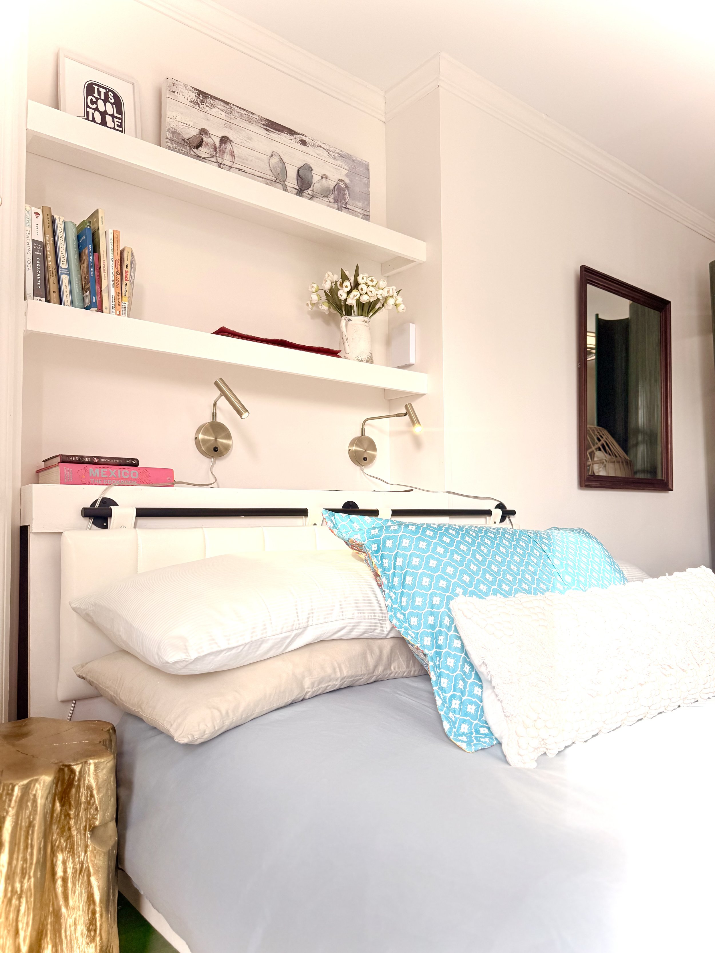 💤 Plush pillows, soft bedding, and inviting décor make every night in this apartment restful and comfortable. 🌙